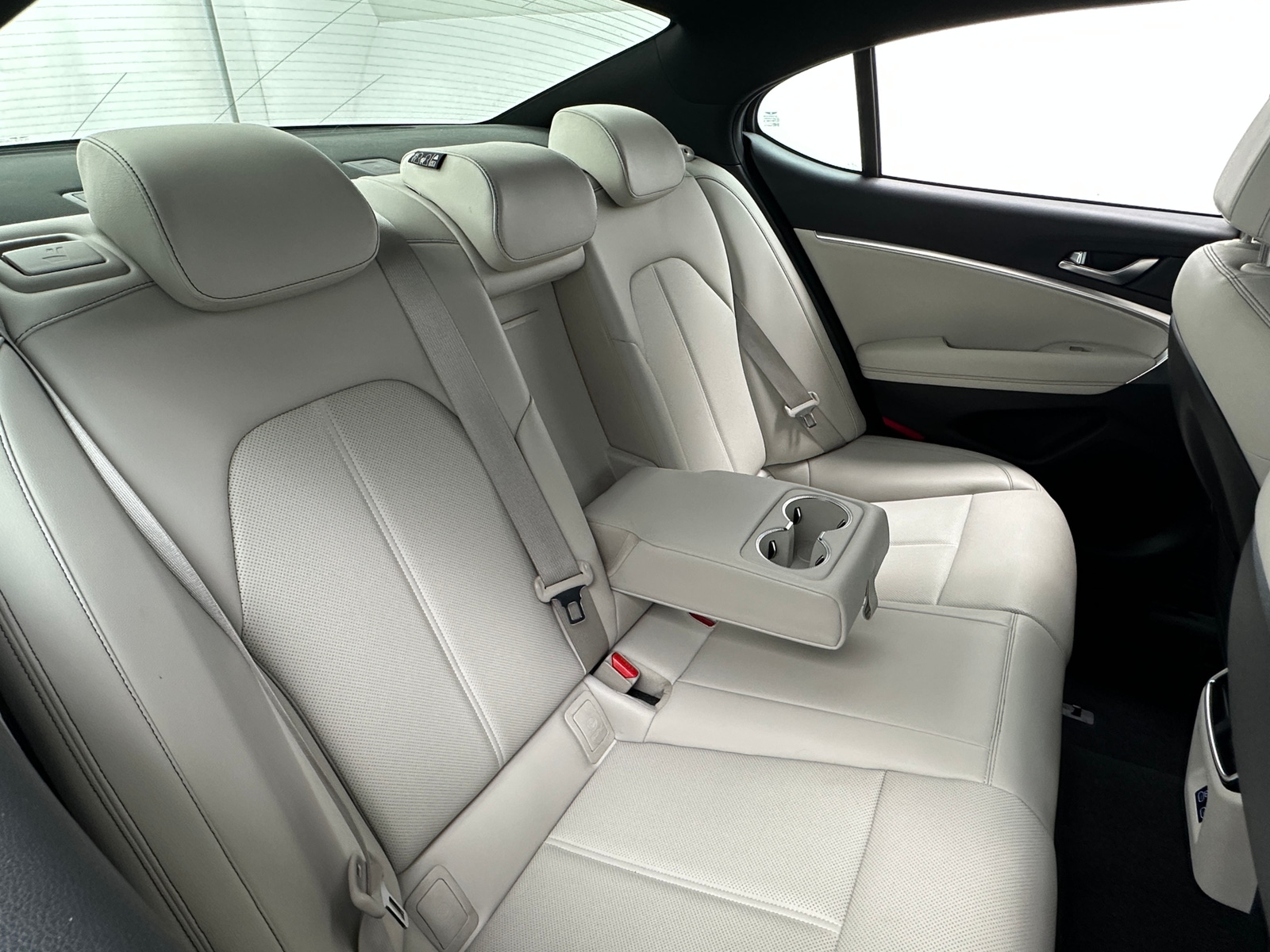 Thumbnail: 2025 Genesis G70 - 5