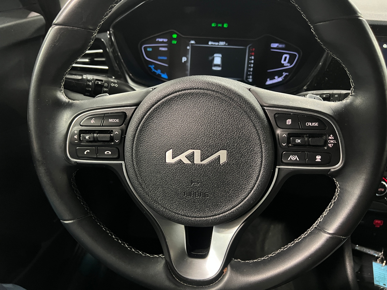 Thumbnail: 2022 Kia Niro - 4