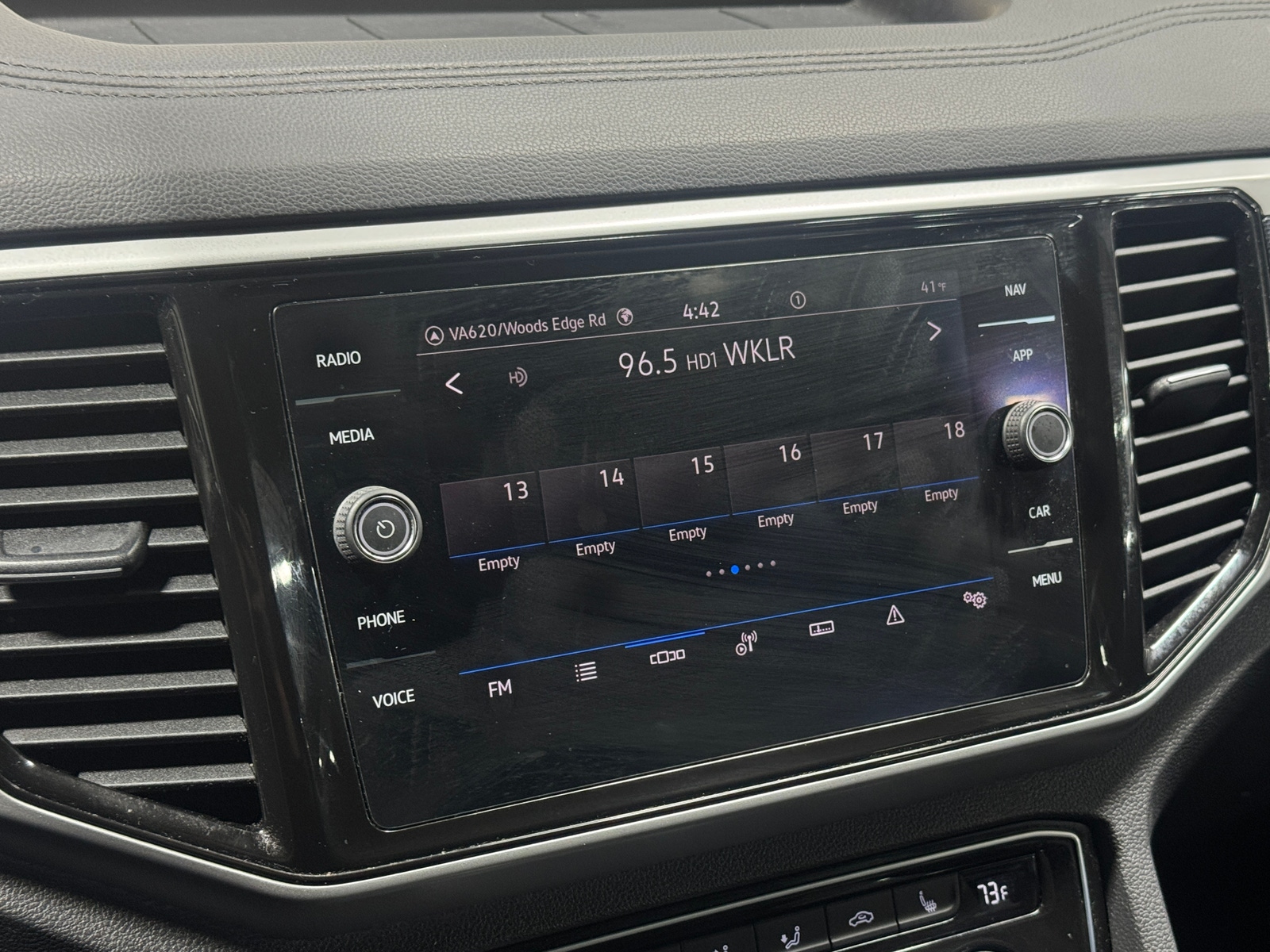 Thumbnail: 2021 Volkswagen Atlas - 3