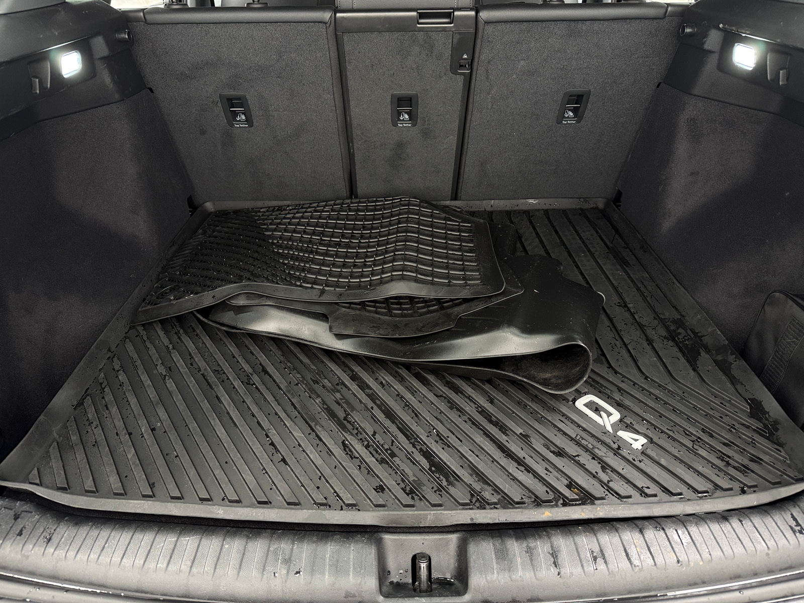 Thumbnail: 2022 Audi Q4 e-tron - 6