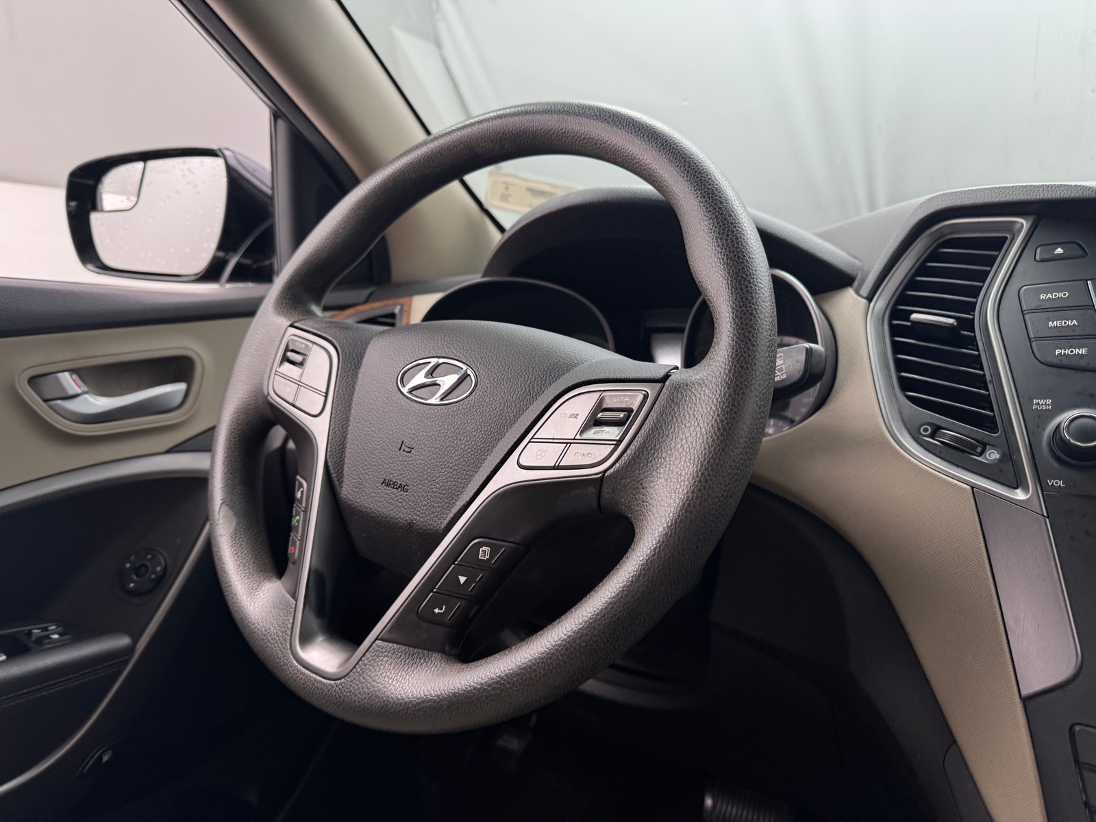 Thumbnail: 2016 Hyundai Santa Fe - 5