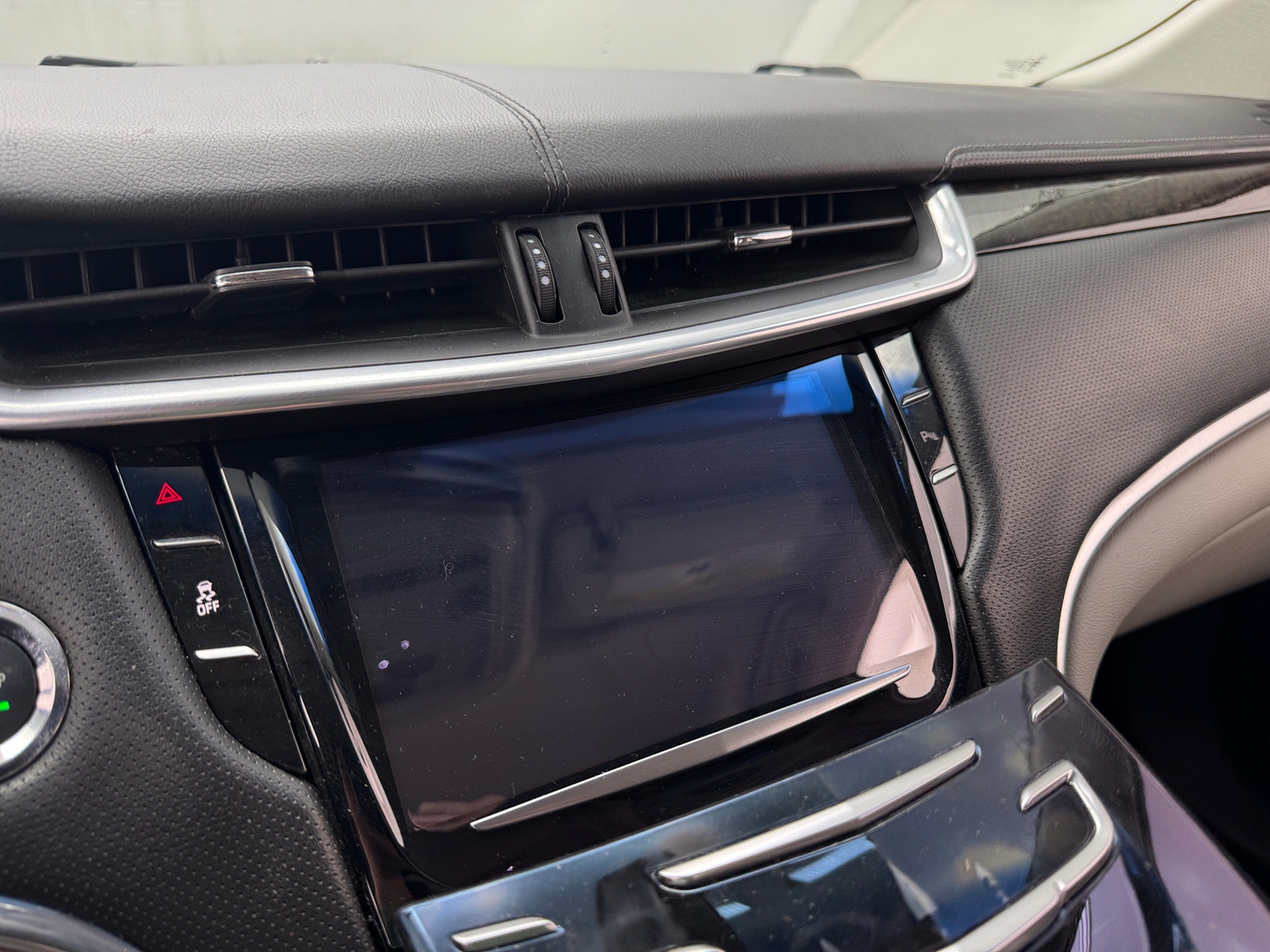 Thumbnail: 2013 Cadillac XTS - 3