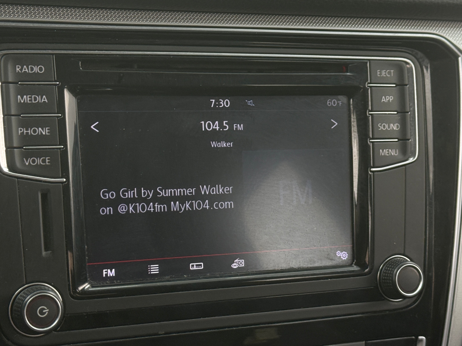 Thumbnail: 2019 Volkswagen Passat - 4