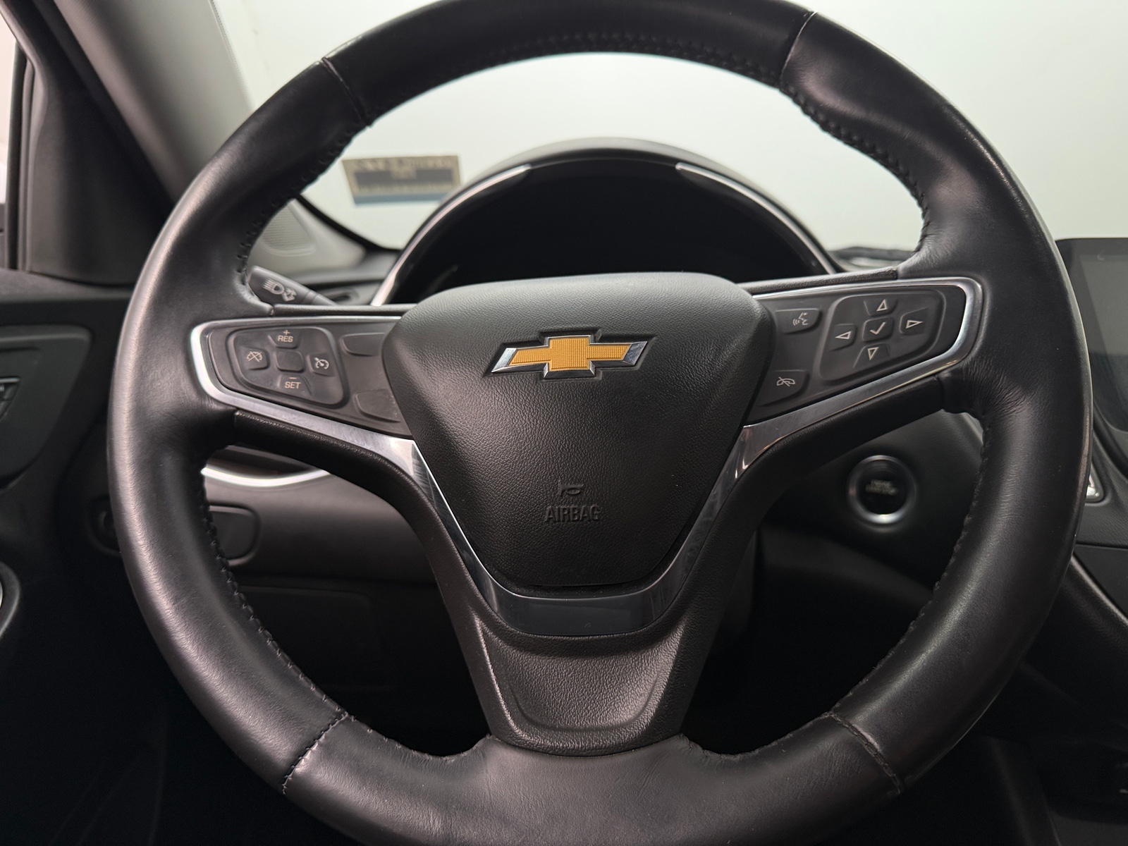 Thumbnail: 2016 Chevrolet Malibu - 5