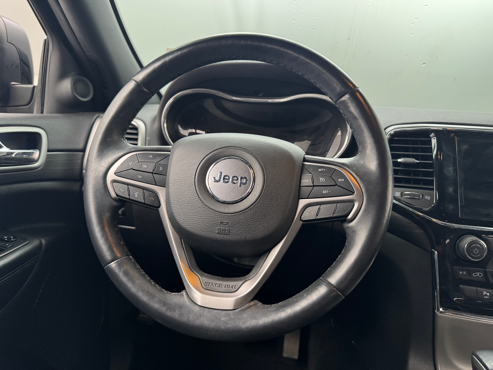 Thumbnail: 2021 Jeep Grand Cherokee - 4