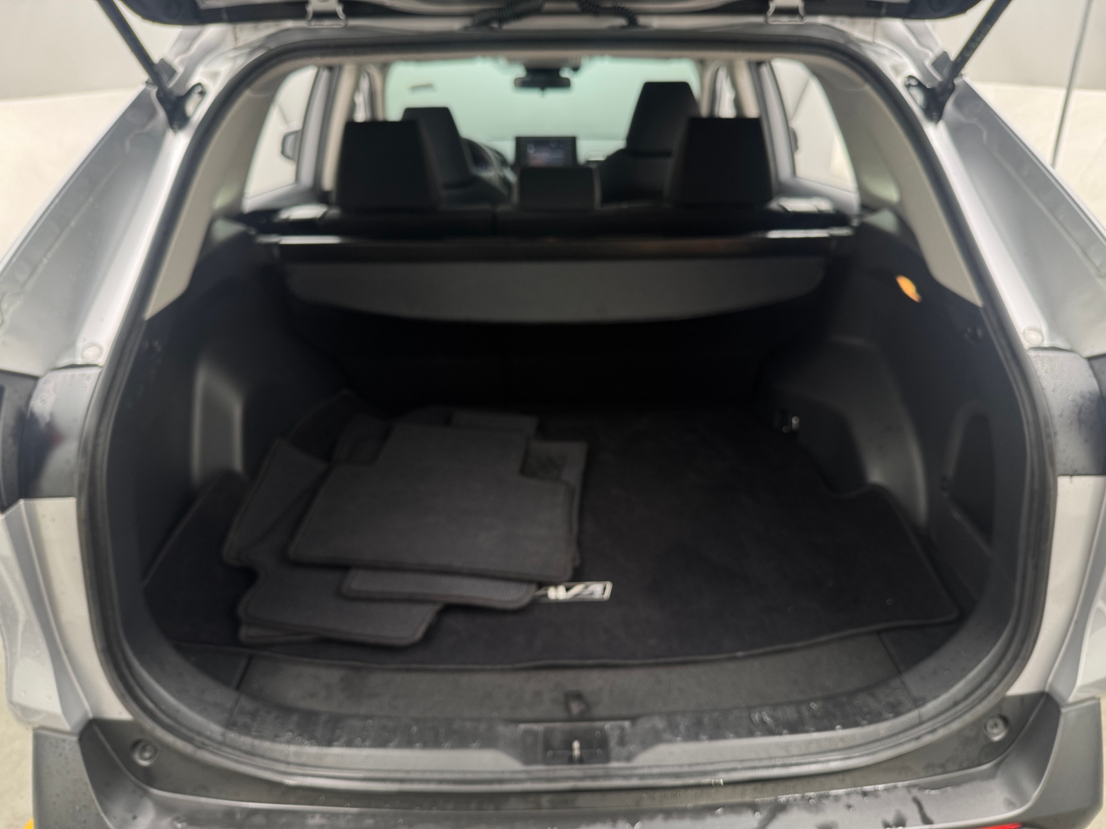 Thumbnail: 2020 Toyota RAV4 - 7