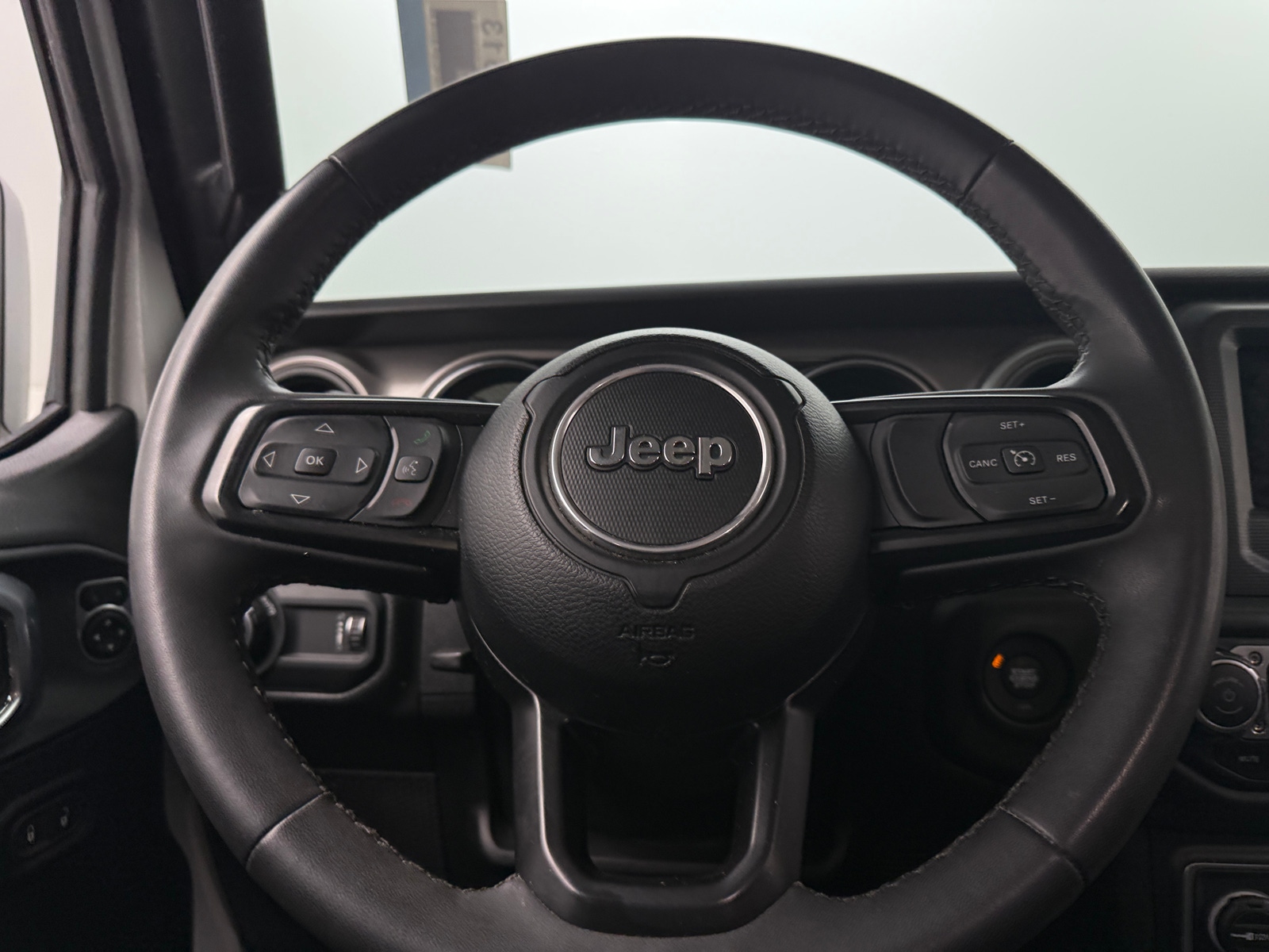 Thumbnail: 2023 Jeep Gladiator - 5
