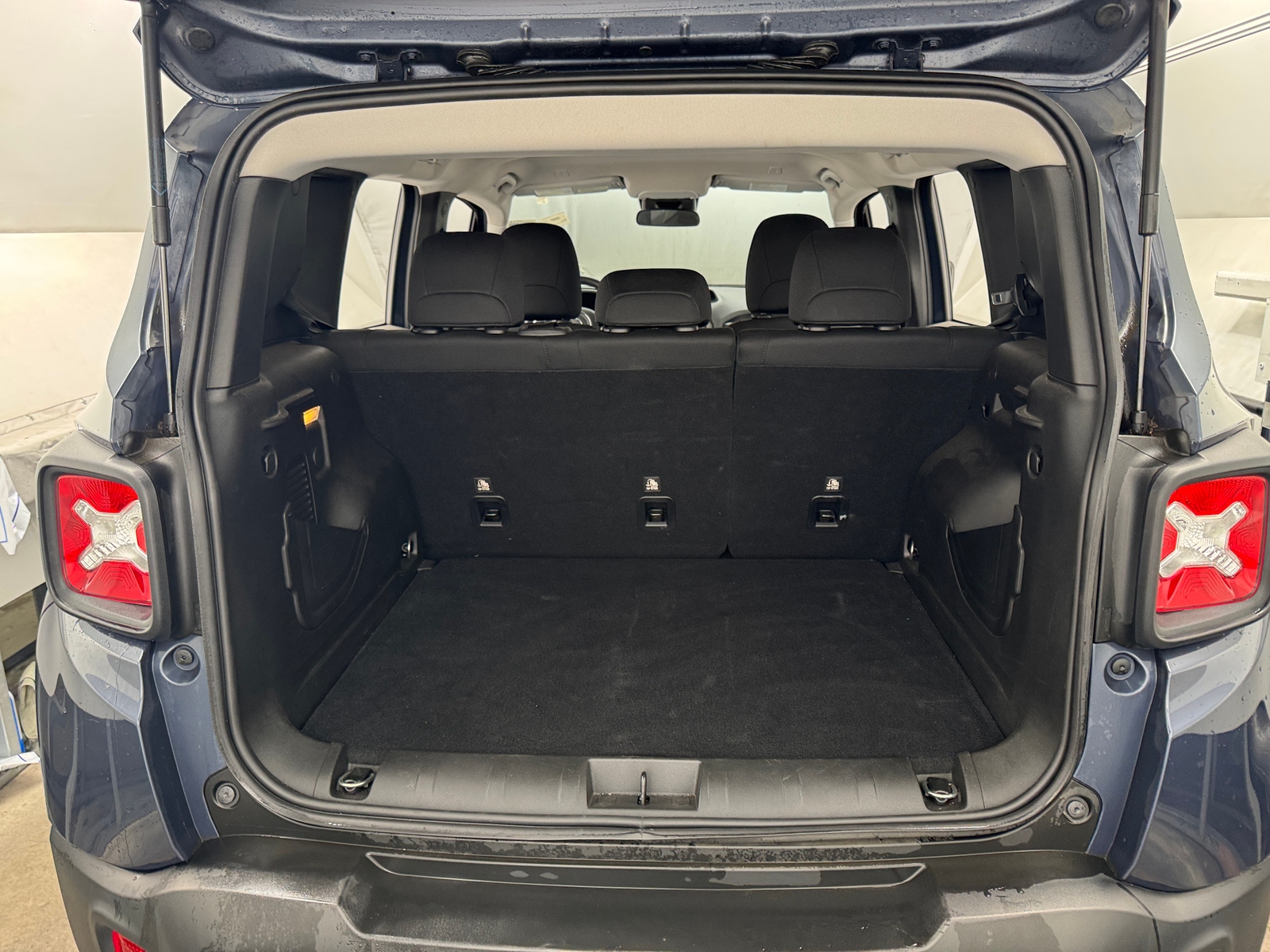 Thumbnail: 2021 Jeep Renegade - 7