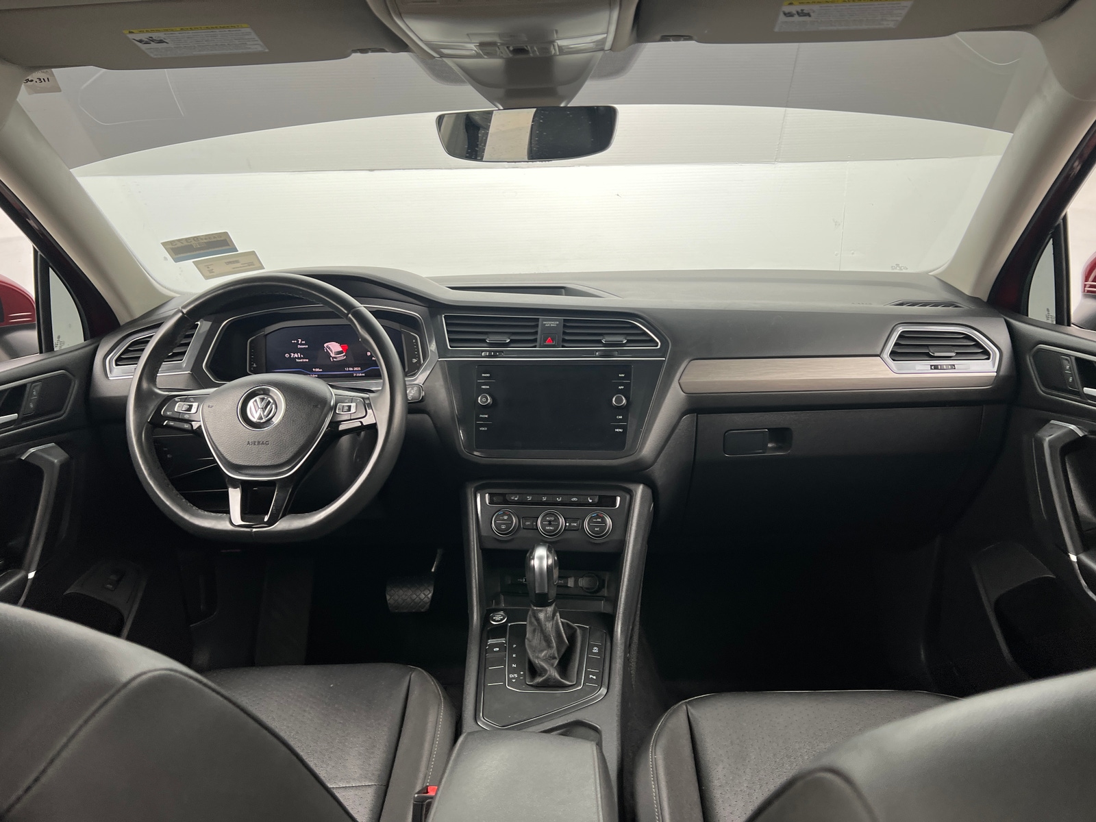 Thumbnail: 2020 Volkswagen Tiguan - 2