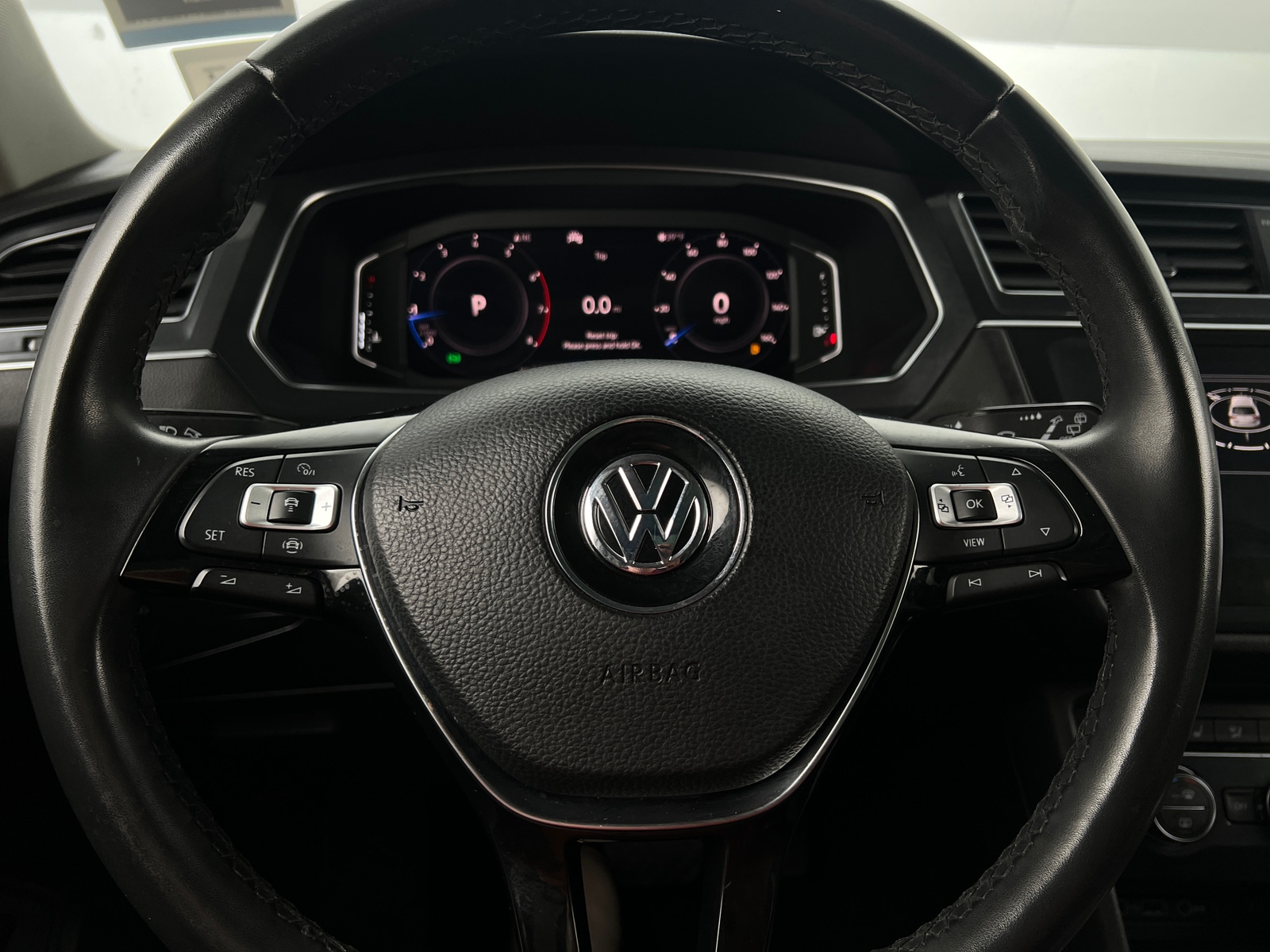 Thumbnail: 2020 Volkswagen Tiguan - 4