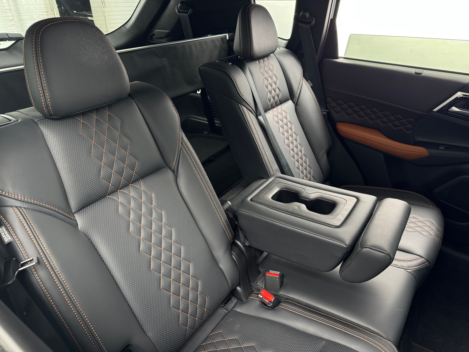 Thumbnail: 2024 Mitsubishi Outlander - 5