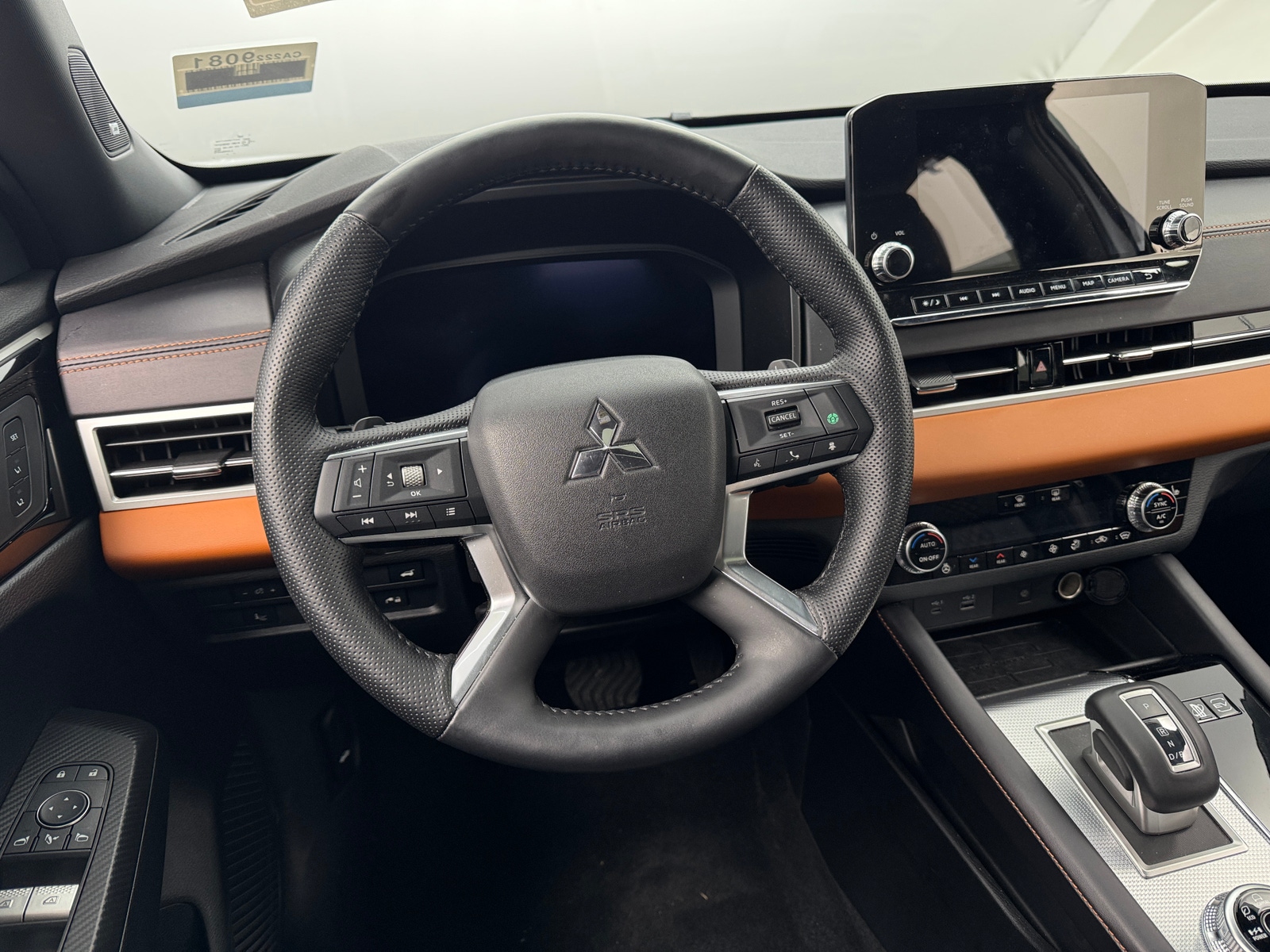 Thumbnail: 2024 Mitsubishi Outlander - 4