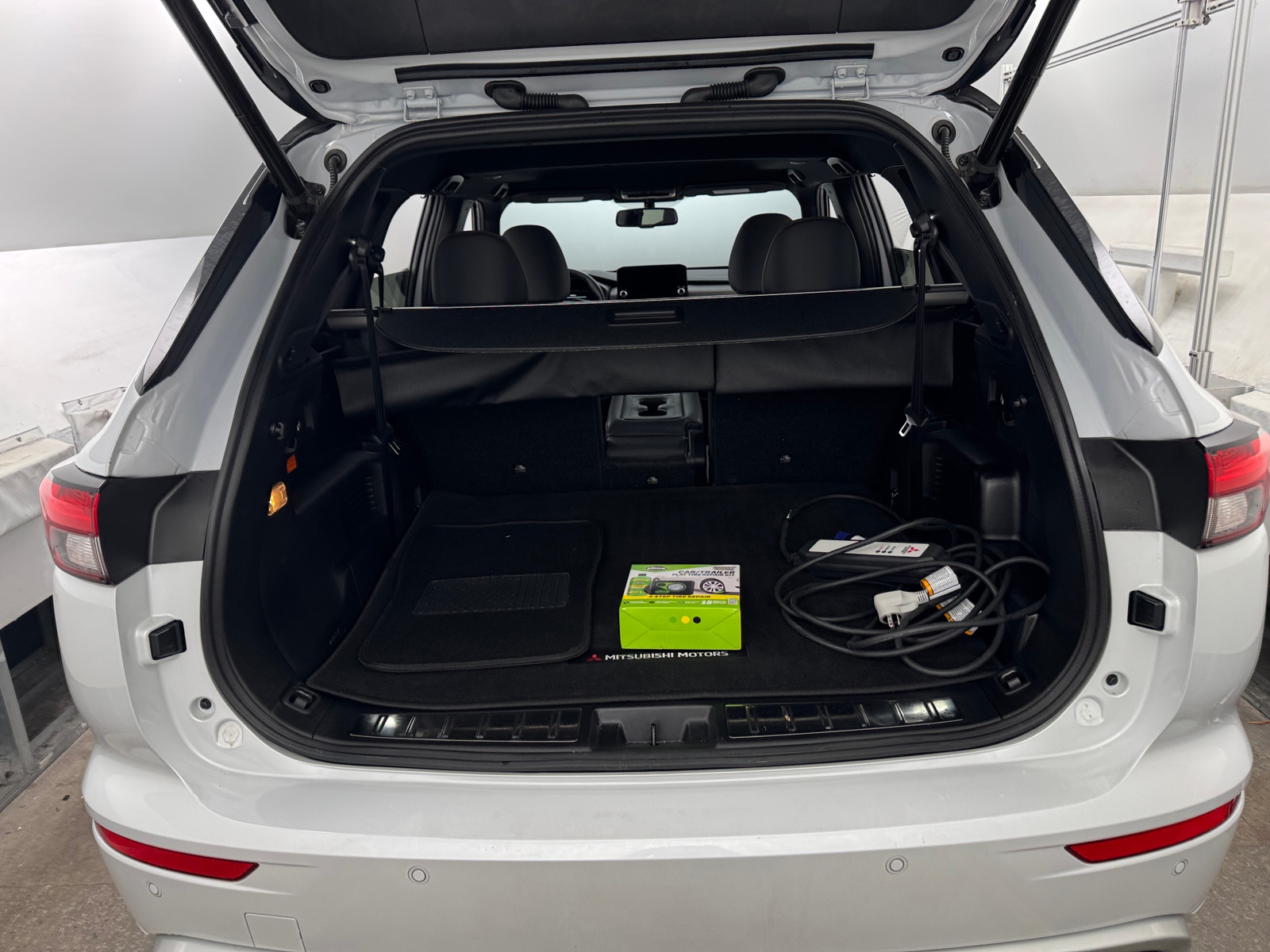 Thumbnail: 2024 Mitsubishi Outlander - 6