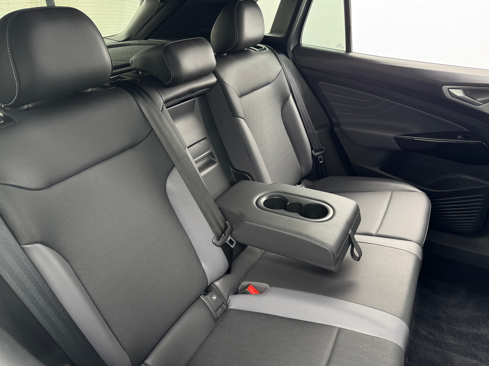 Thumbnail: 2024 Volkswagen ID.4 - 6