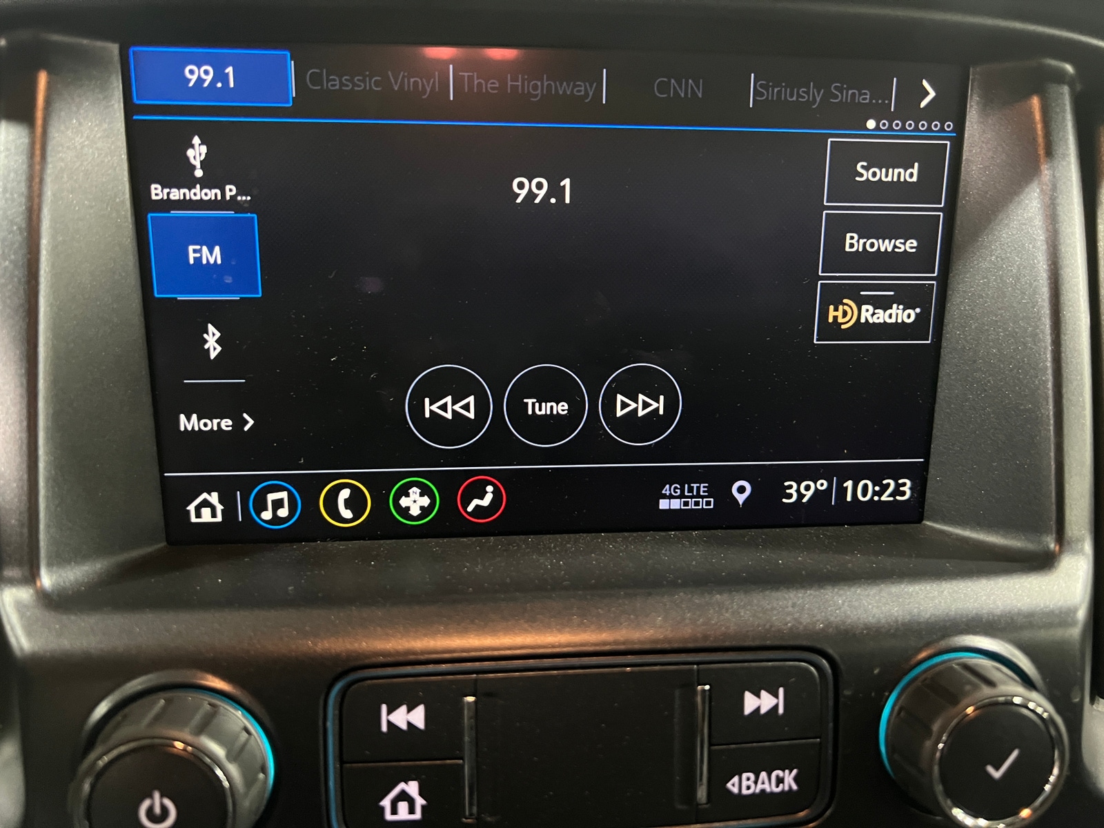 Thumbnail: 2021 Chevrolet Colorado - 3