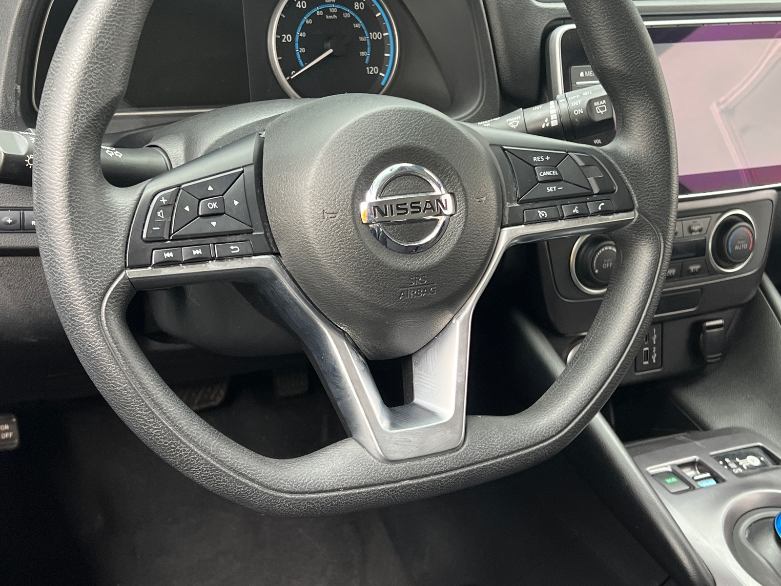 Thumbnail: 2021 Nissan Leaf - 5