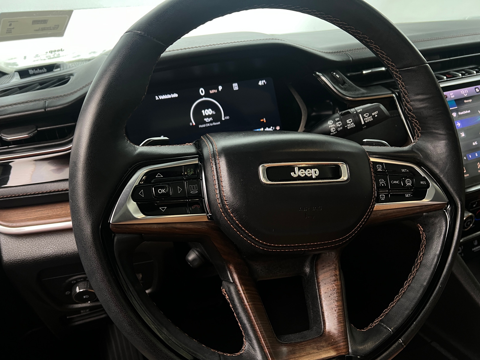 Thumbnail: 2024 Jeep Grand Cherokee L - 4