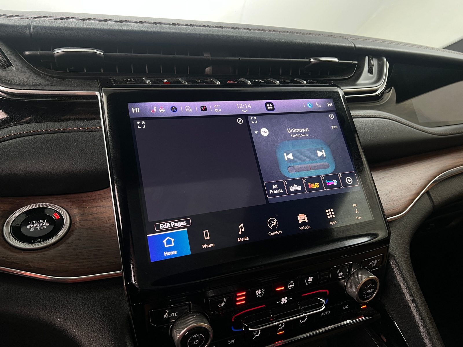 Thumbnail: 2024 Jeep Grand Cherokee L - 3