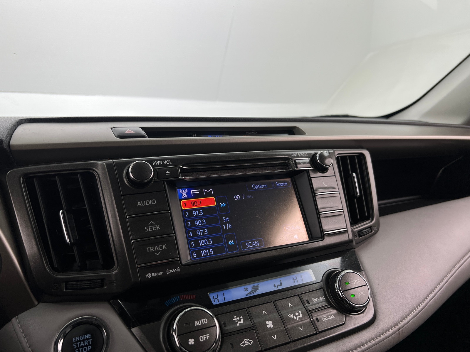 Thumbnail: 2013 Toyota RAV4 - 4