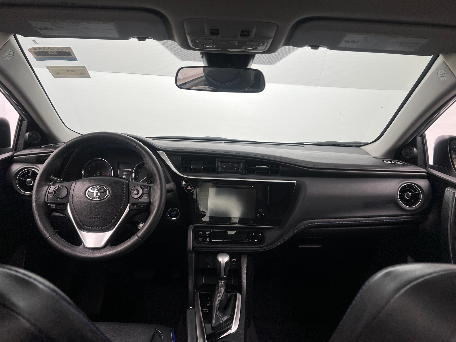 Thumbnail: 2018 Toyota Corolla - 3