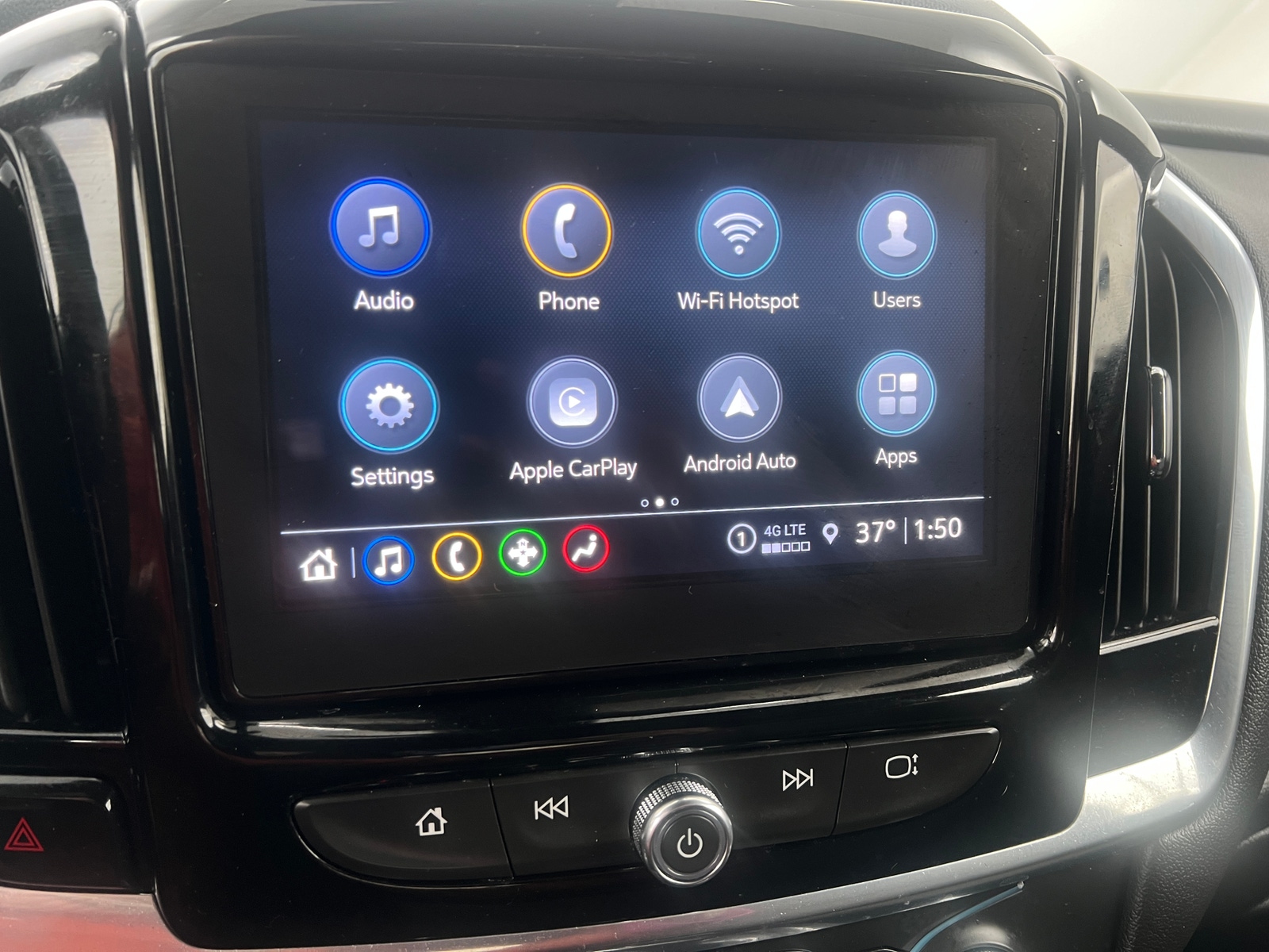 Thumbnail: 2022 Chevrolet Traverse - 4