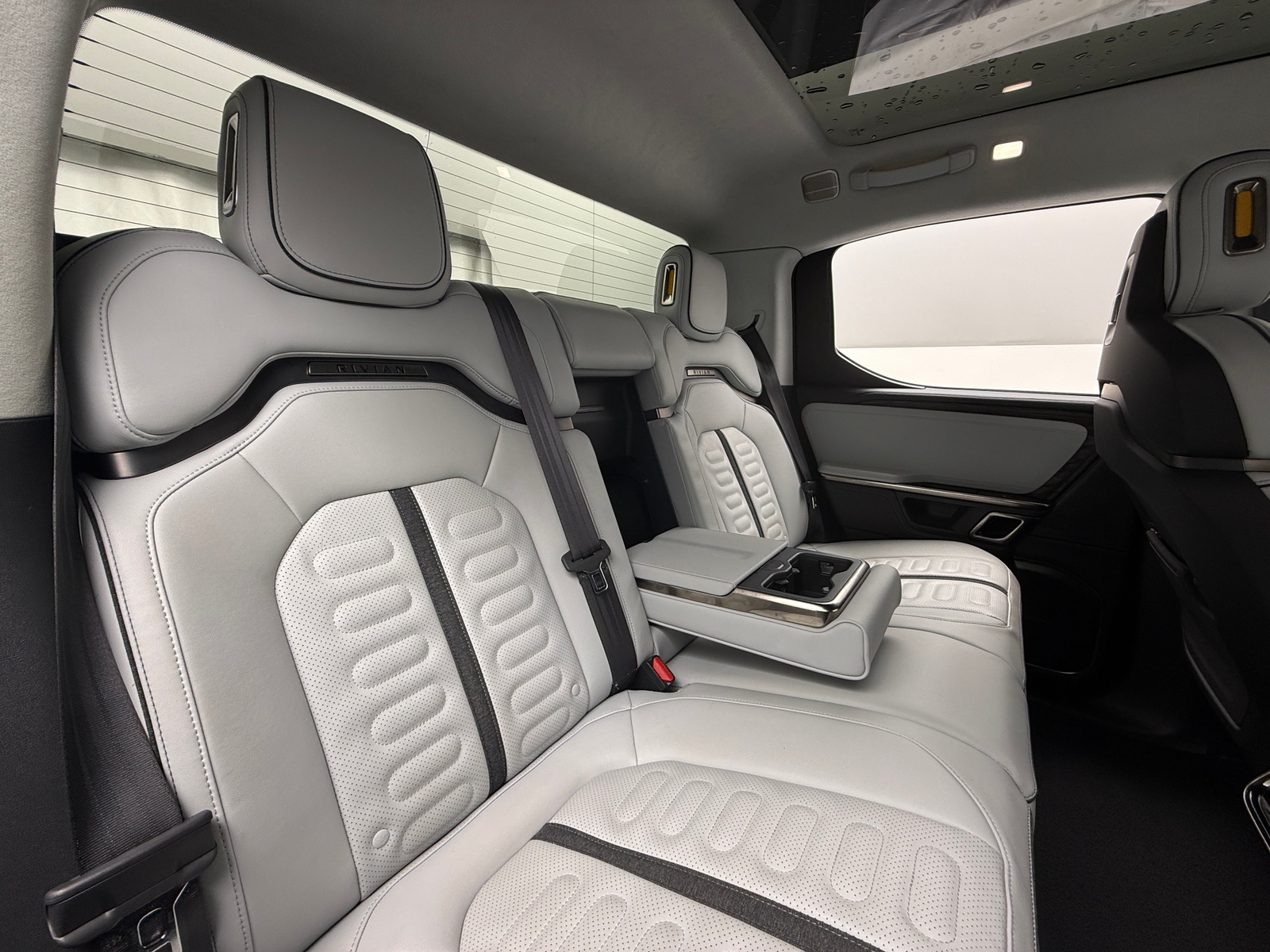 Thumbnail: 2022 Rivian R1T - 5