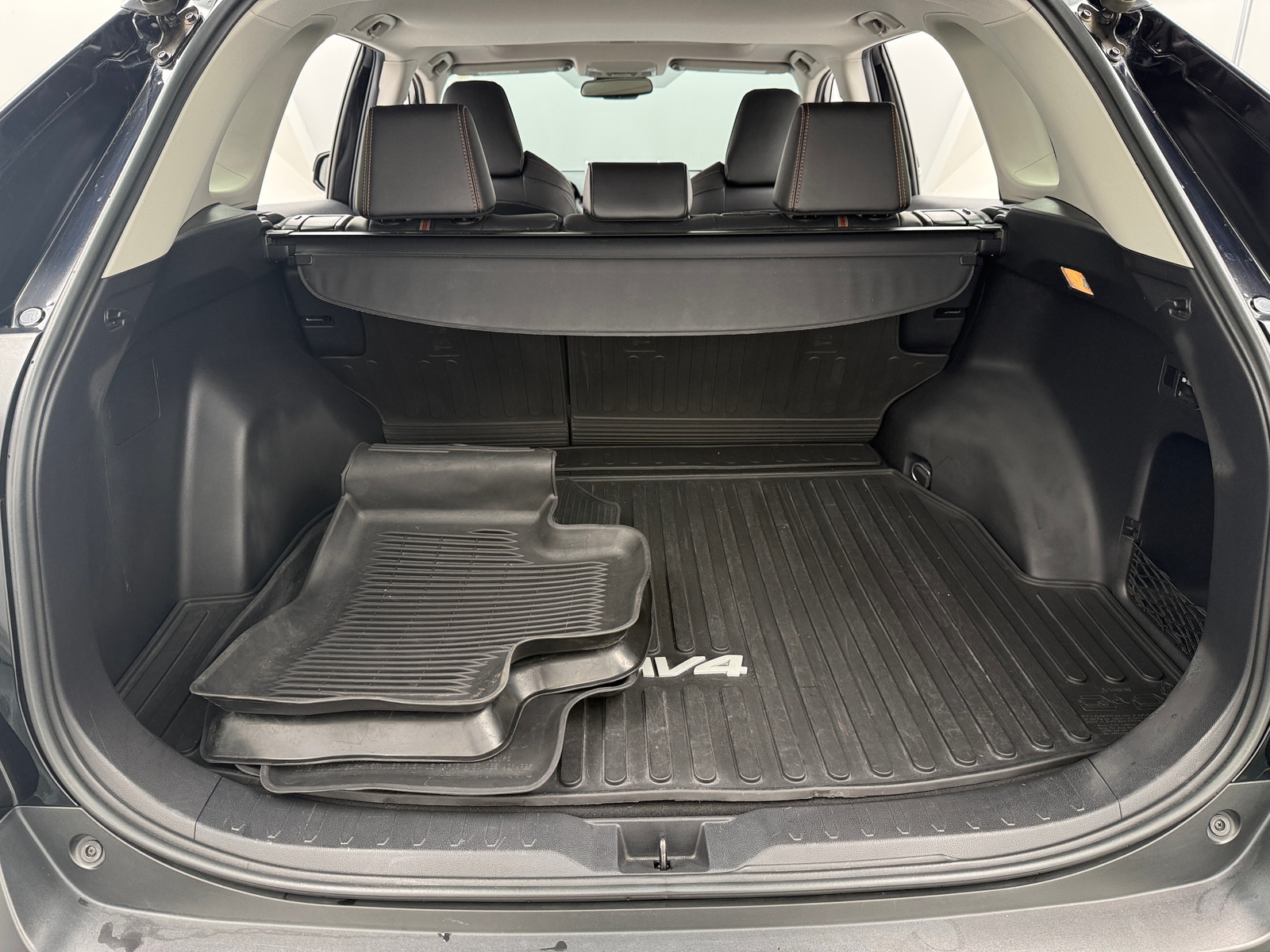 Thumbnail: 2019 Toyota RAV4 - 6