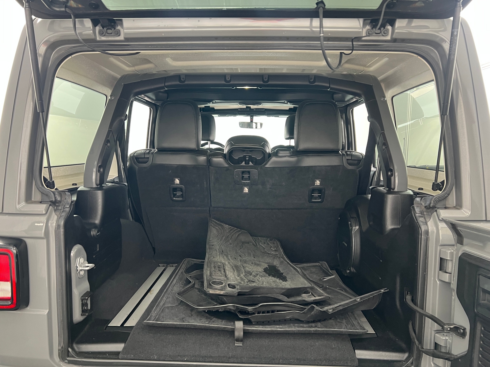 Thumbnail: 2018 Jeep Wrangler - 6