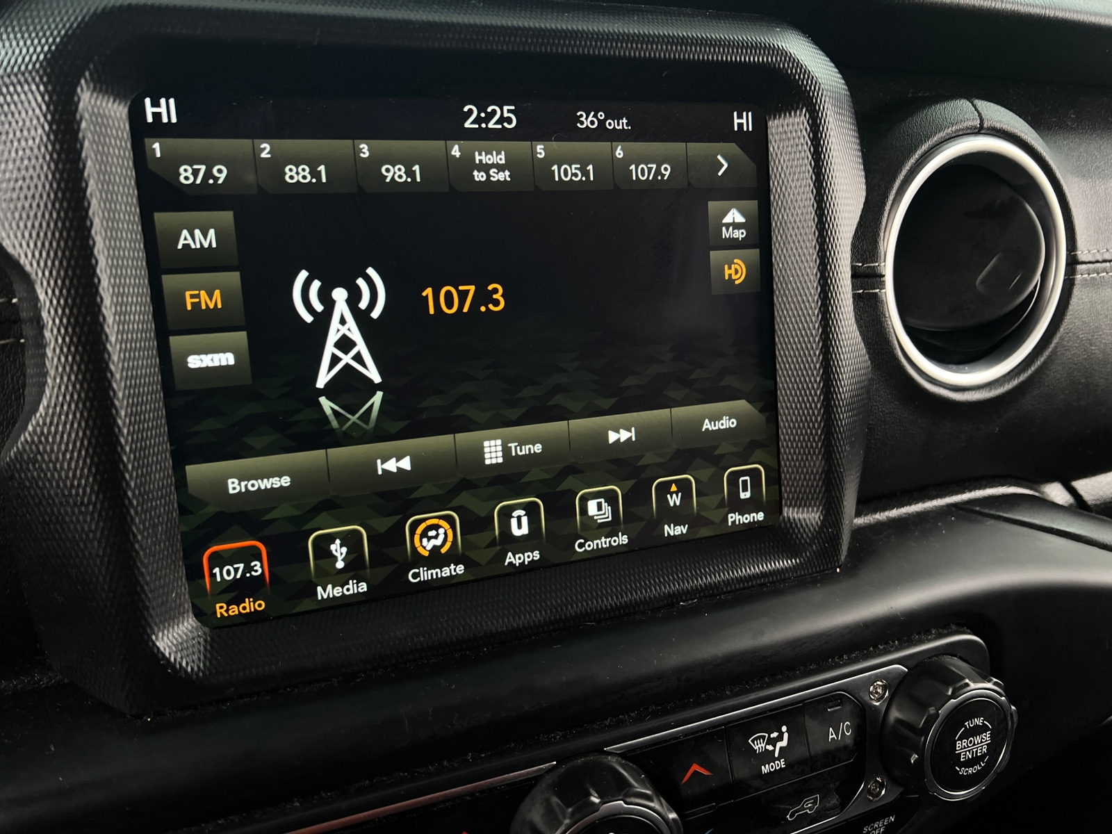 Thumbnail: 2018 Jeep Wrangler - 3