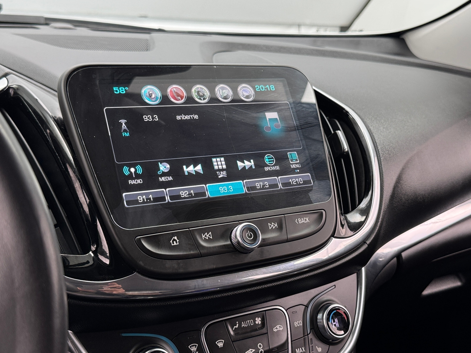 Thumbnail: 2017 Chevrolet Volt - 3