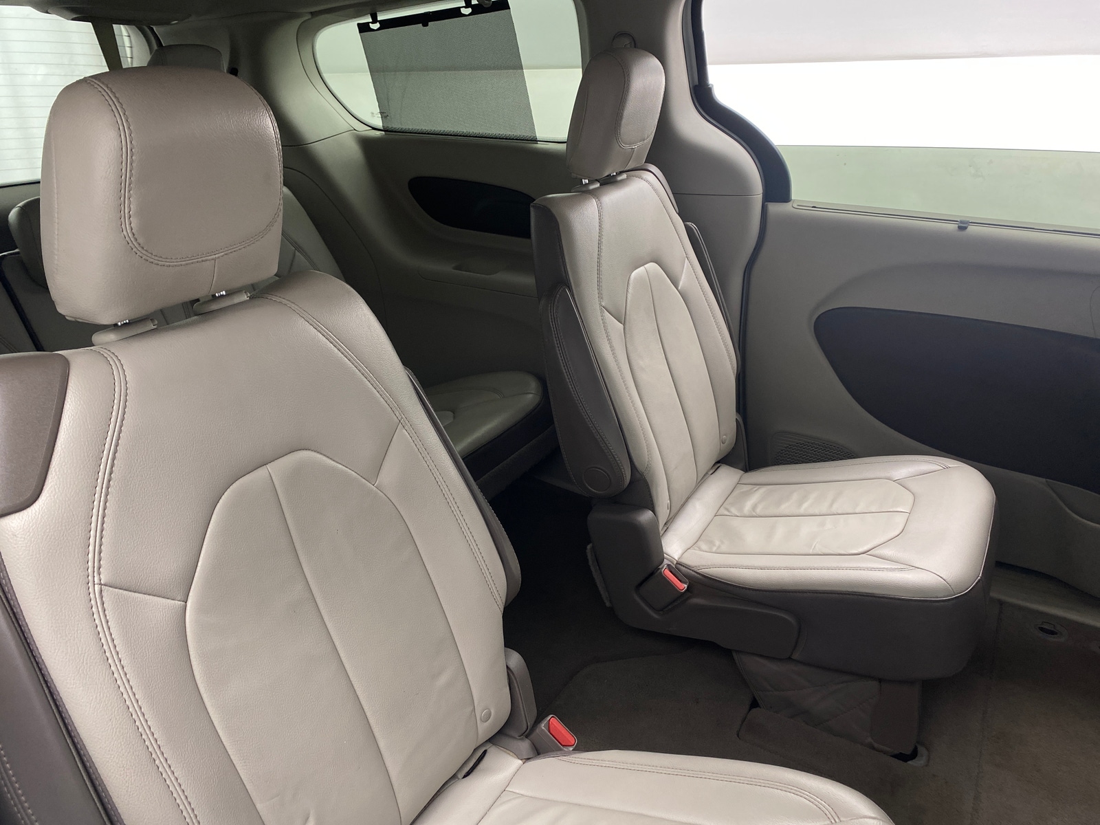 Thumbnail: 2017 Chrysler Pacifica - 5