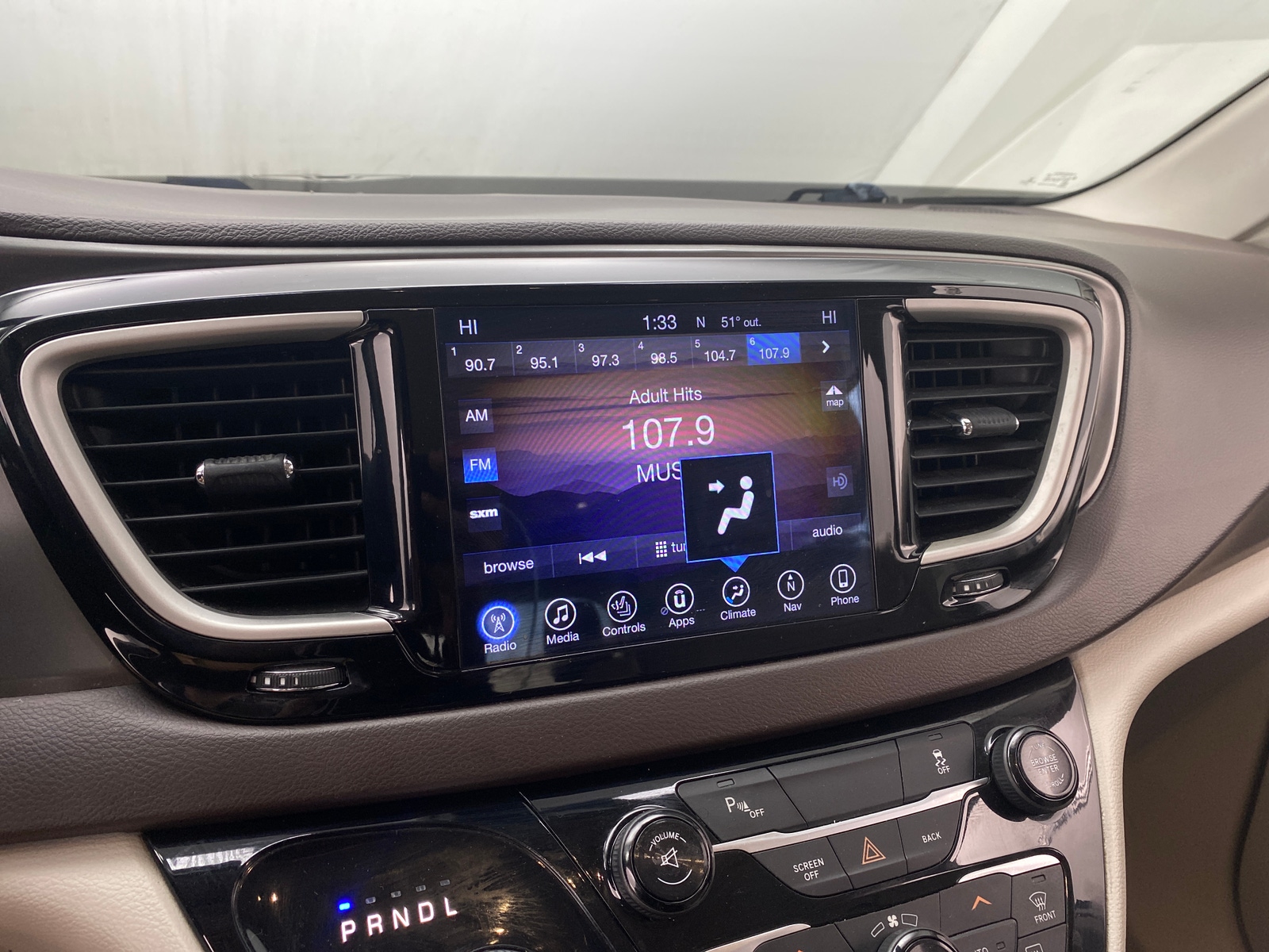 Thumbnail: 2017 Chrysler Pacifica - 3