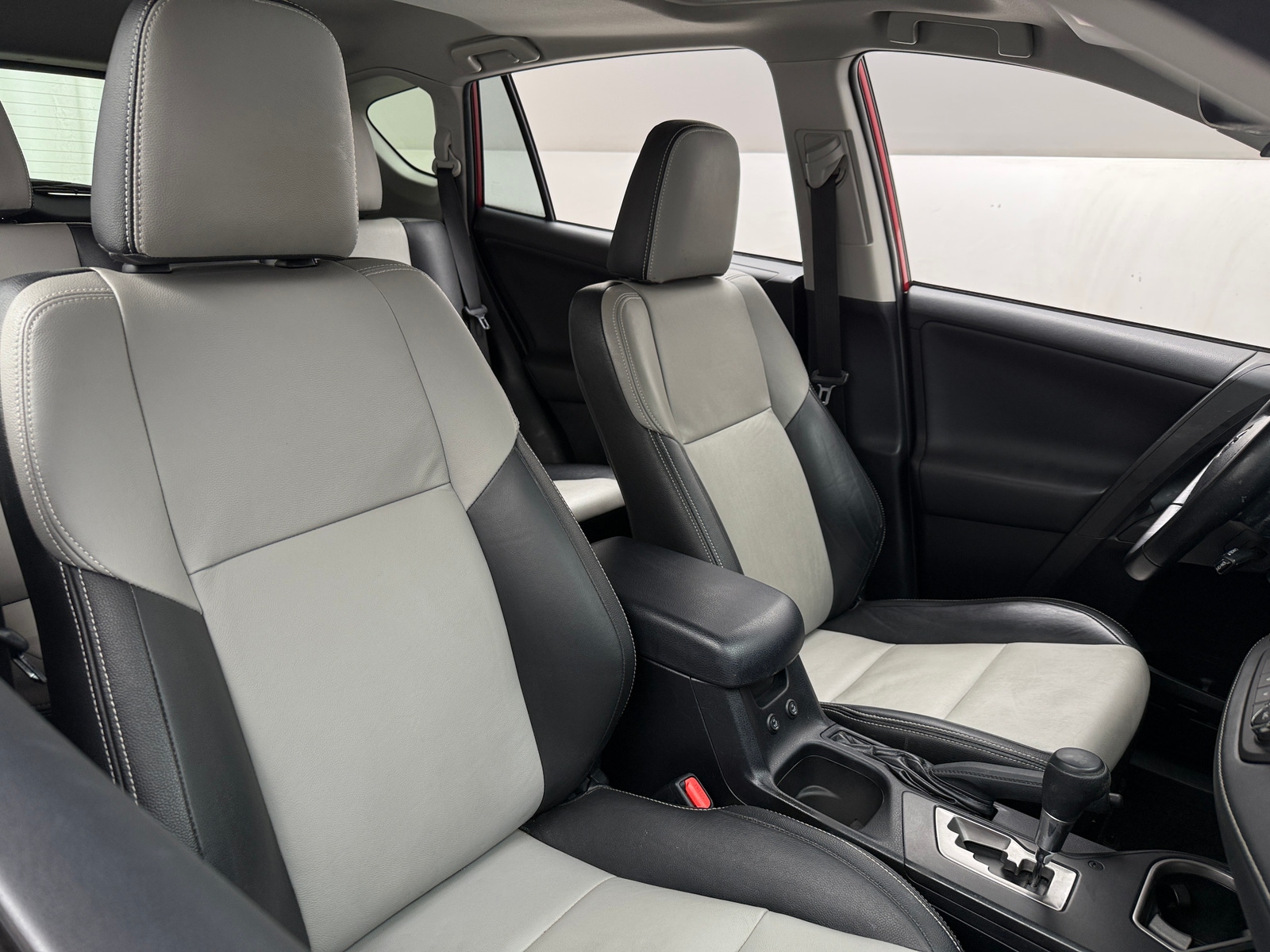 Thumbnail: 2016 Toyota RAV4 - 2