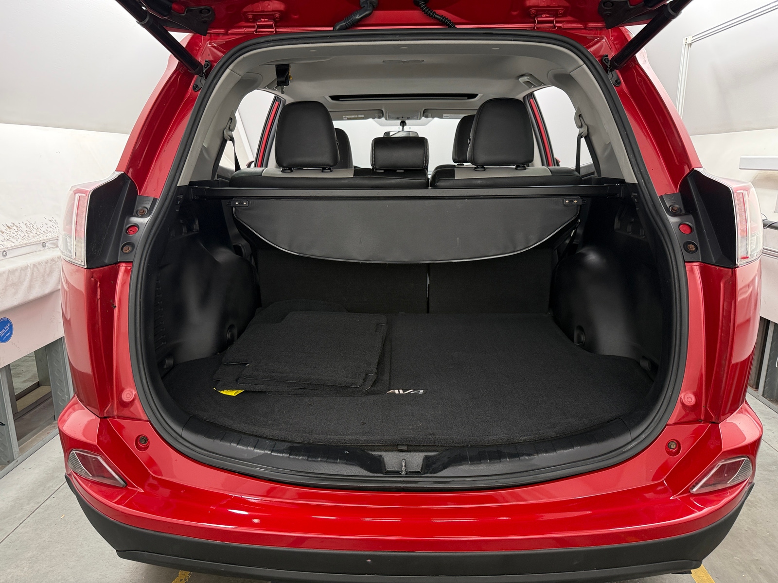 Thumbnail: 2016 Toyota RAV4 - 7