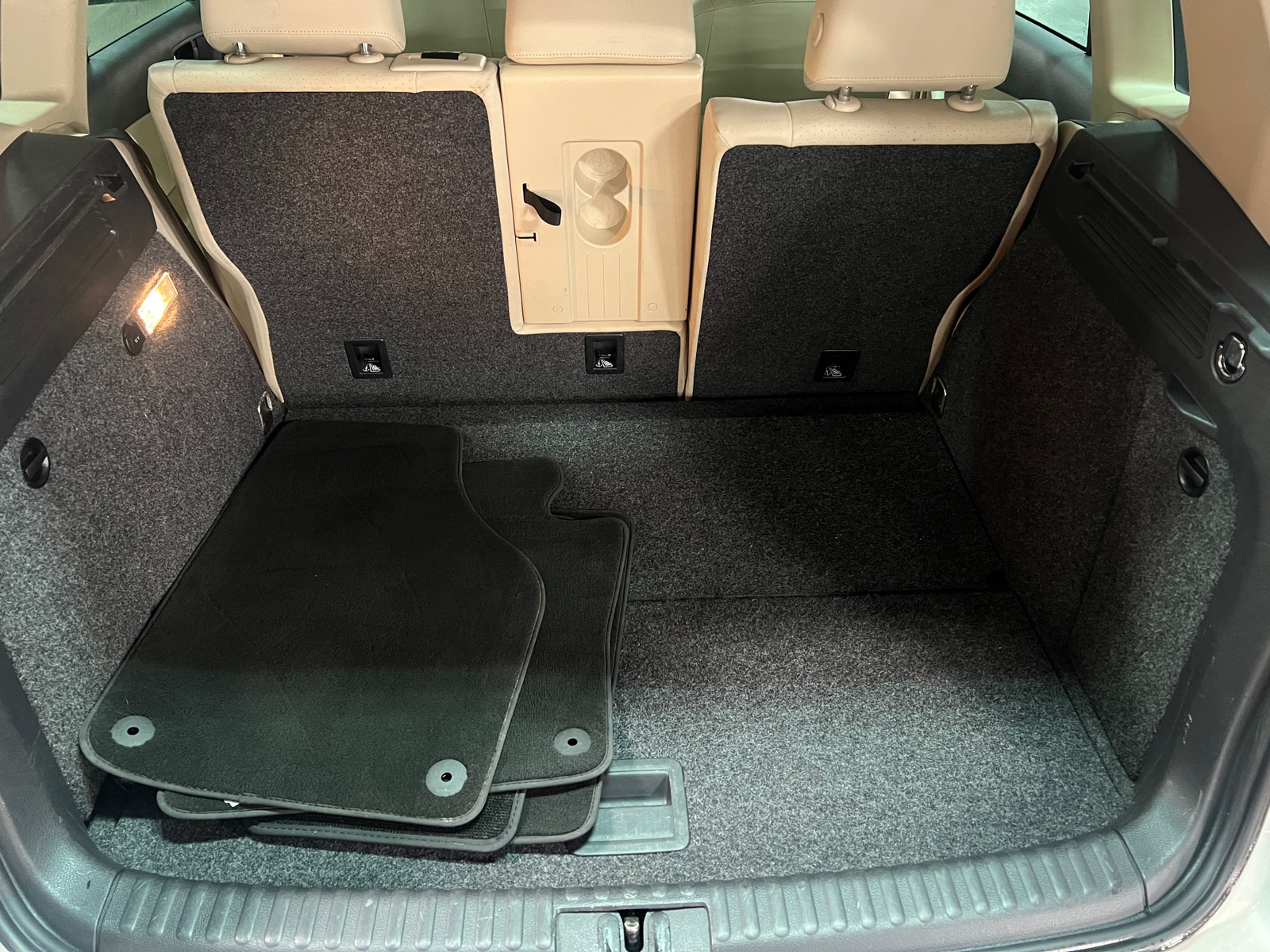 Thumbnail: 2014 Volkswagen Tiguan - 6