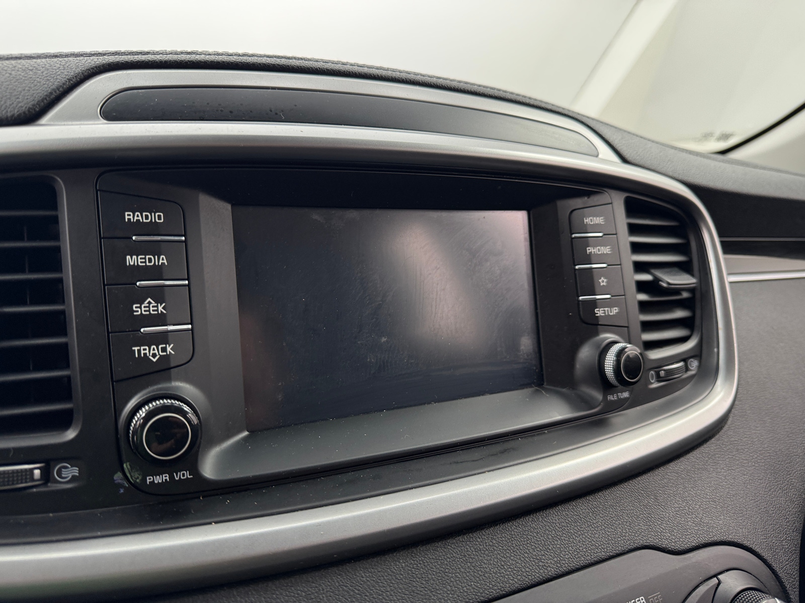 Thumbnail: 2019 Kia Sorento - 4