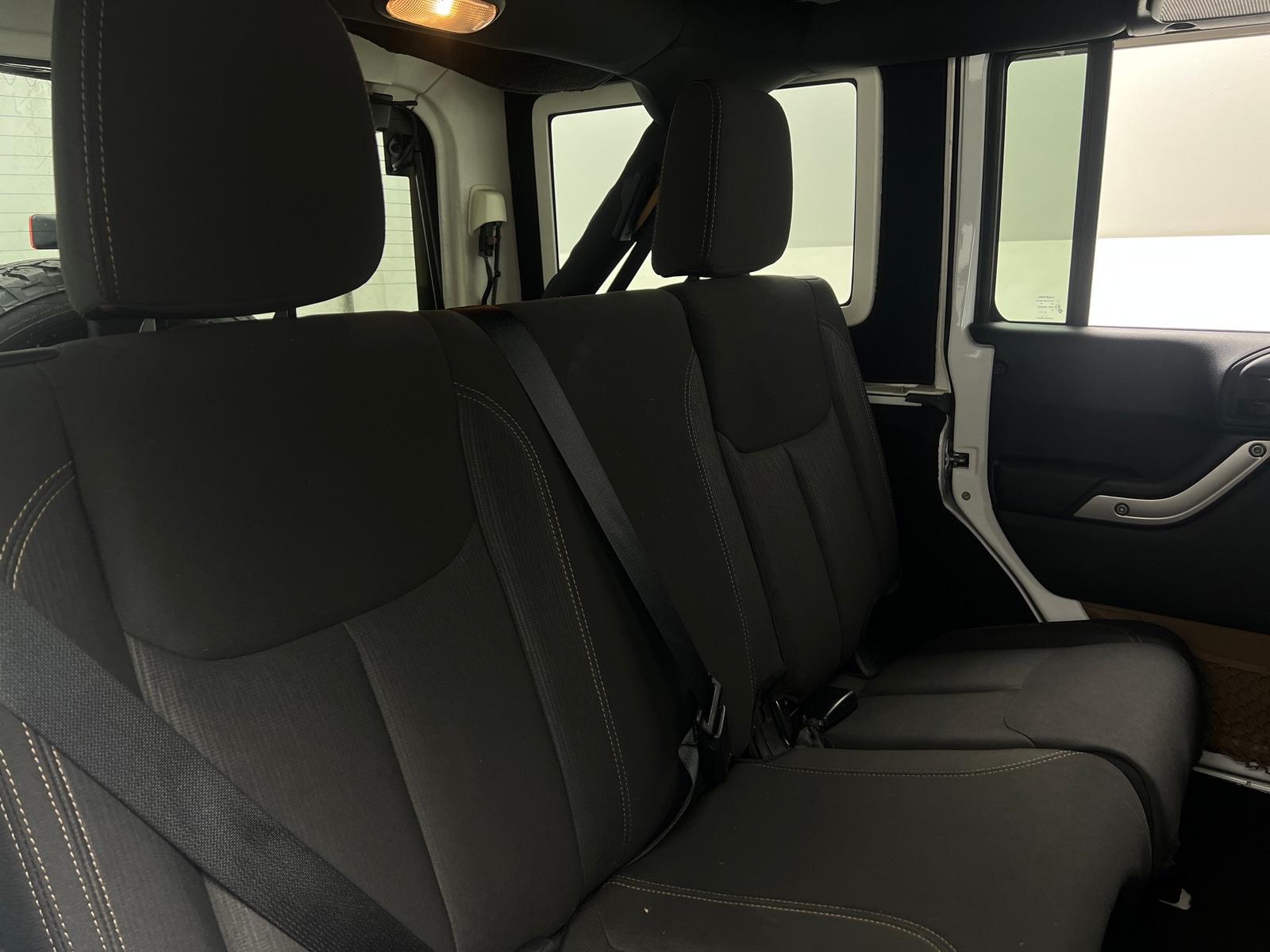 Thumbnail: 2016 Jeep Wrangler - 6