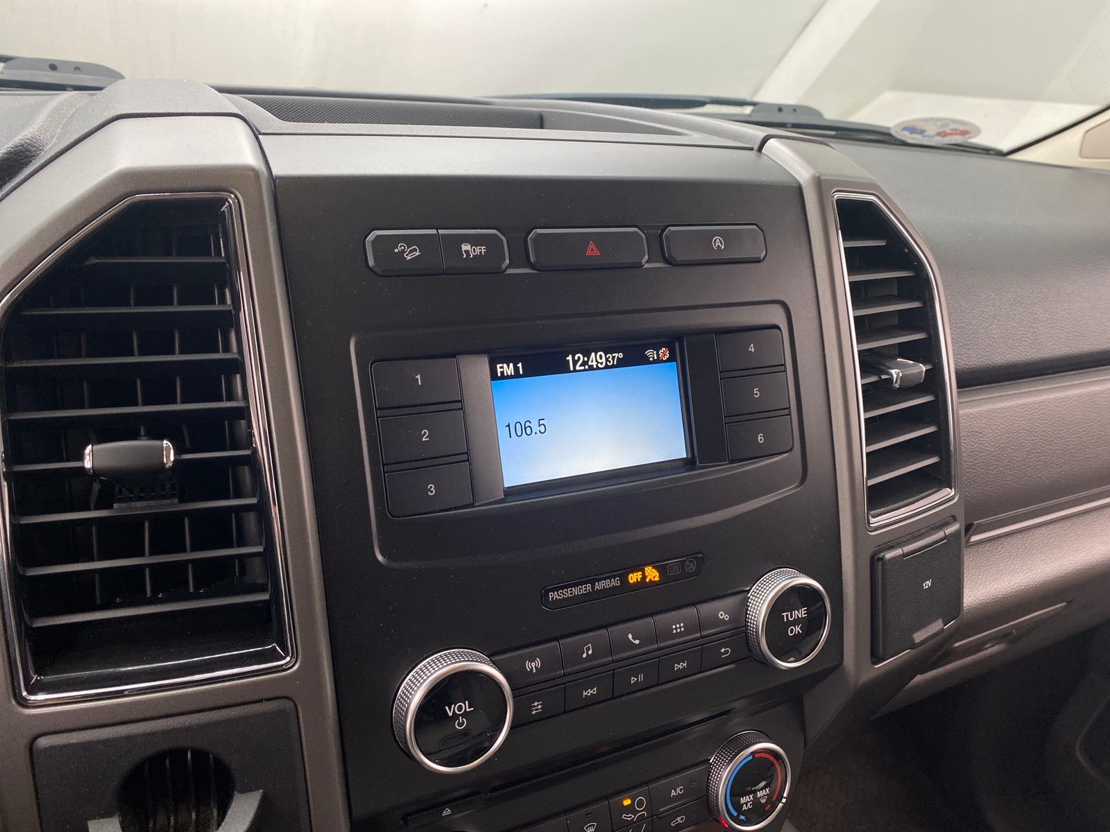 Thumbnail: 2018 Ford Expedition - 3