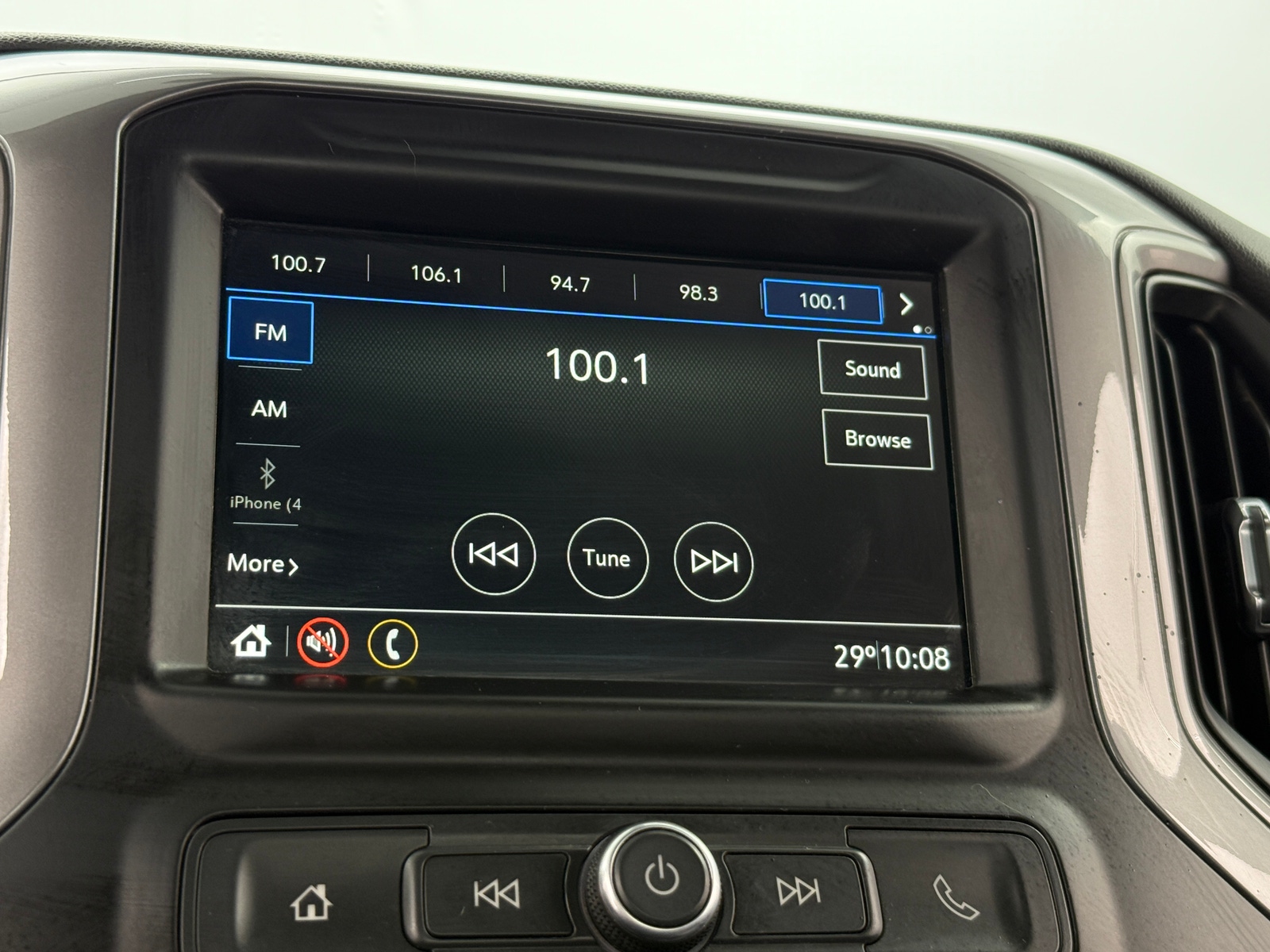 Thumbnail: 2019 Chevrolet Silverado 1500 - 3