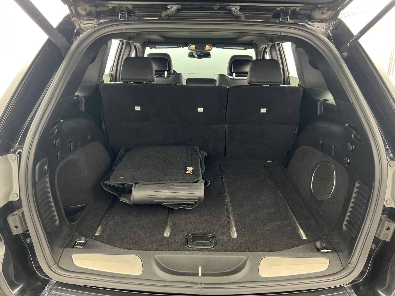 Thumbnail: 2014 Jeep Grand Cherokee - 6