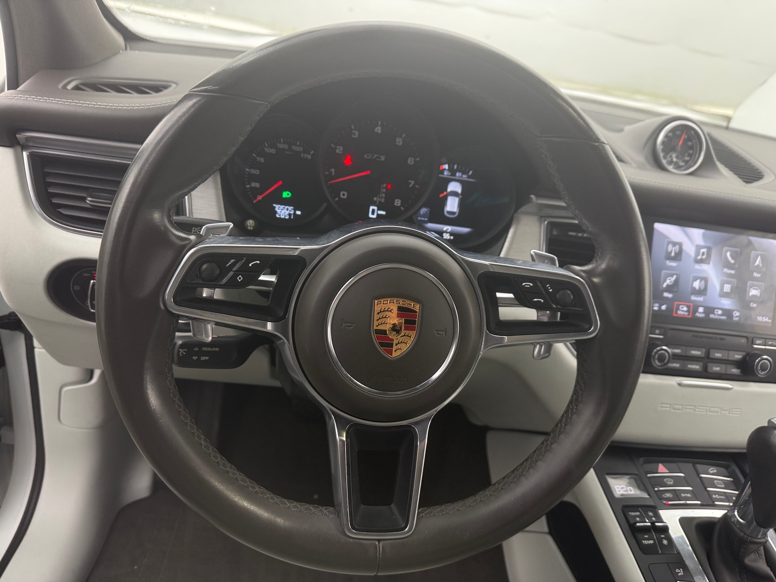 Thumbnail: 2018 Porsche Macan - 4