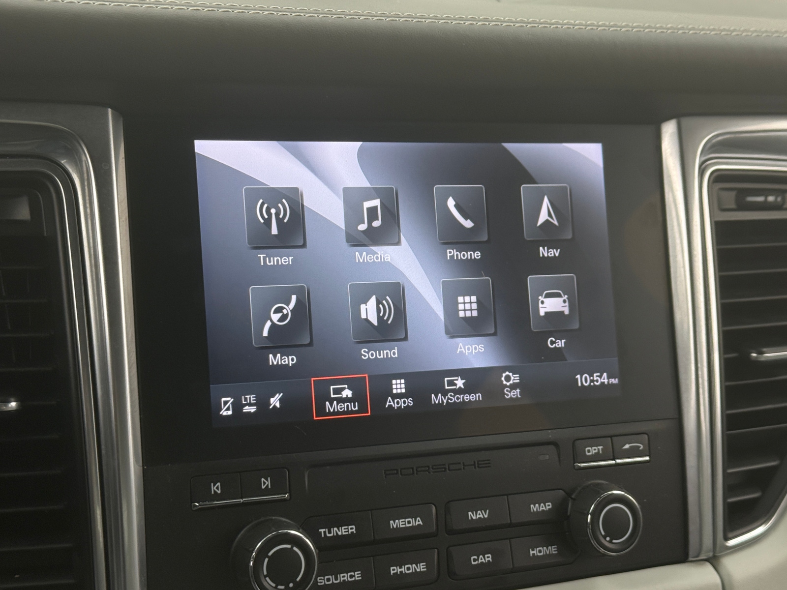 Thumbnail: 2018 Porsche Macan - 3