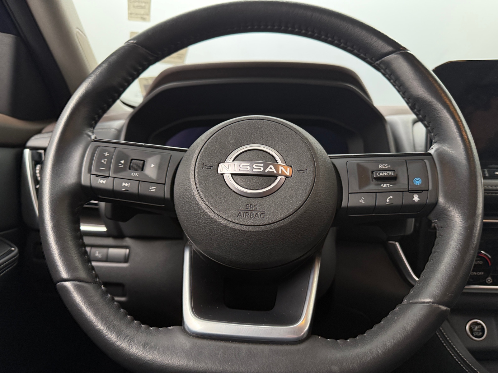 Thumbnail: 2023 Nissan Rogue - 4