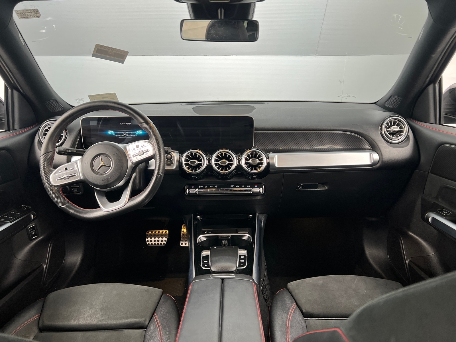 Thumbnail: 2020 Mercedes-Benz GLB - 2