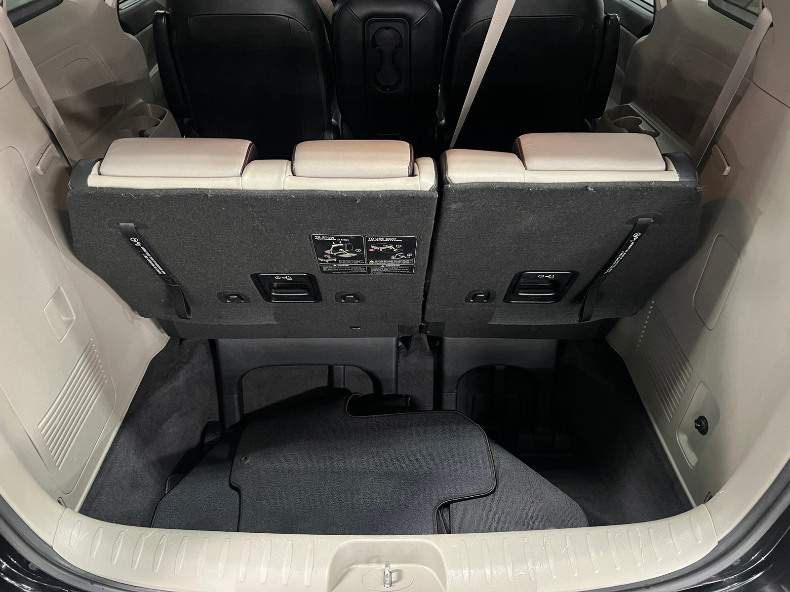 Thumbnail: 2019 Kia Sedona - 6