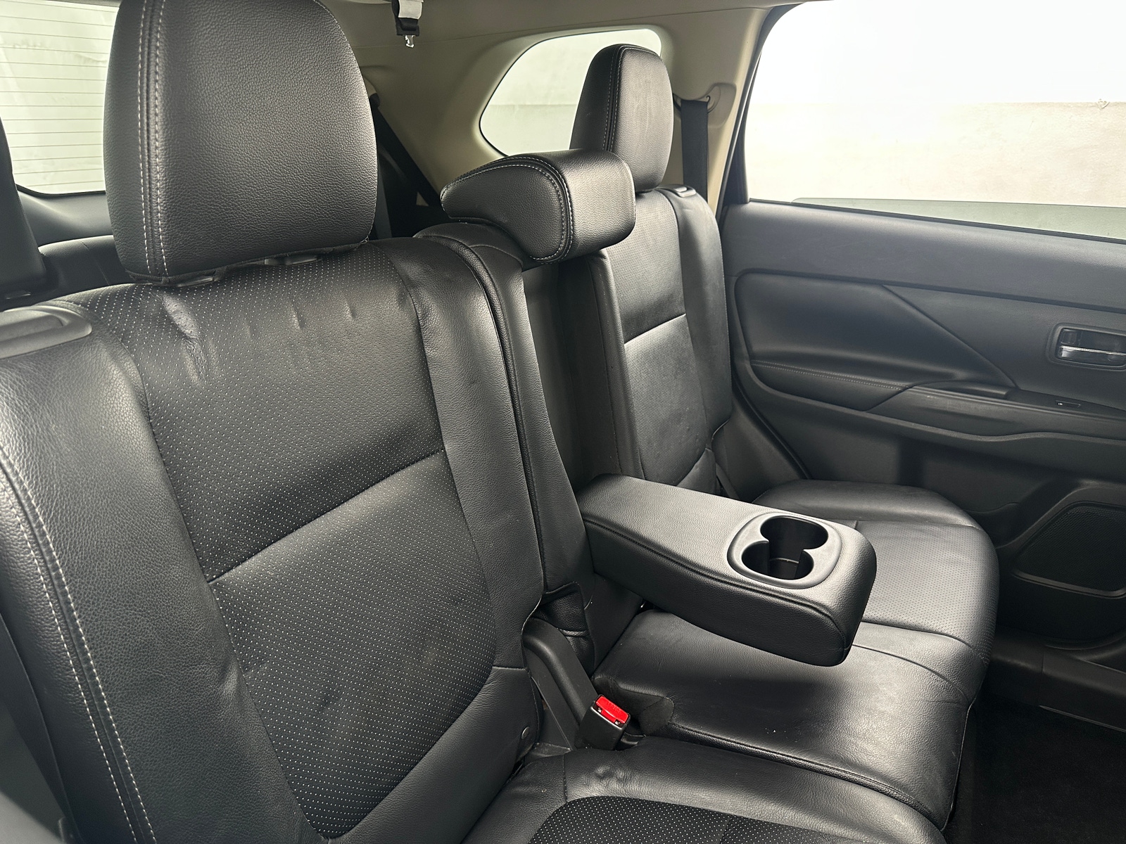 Thumbnail: 2016 Mitsubishi Outlander - 5