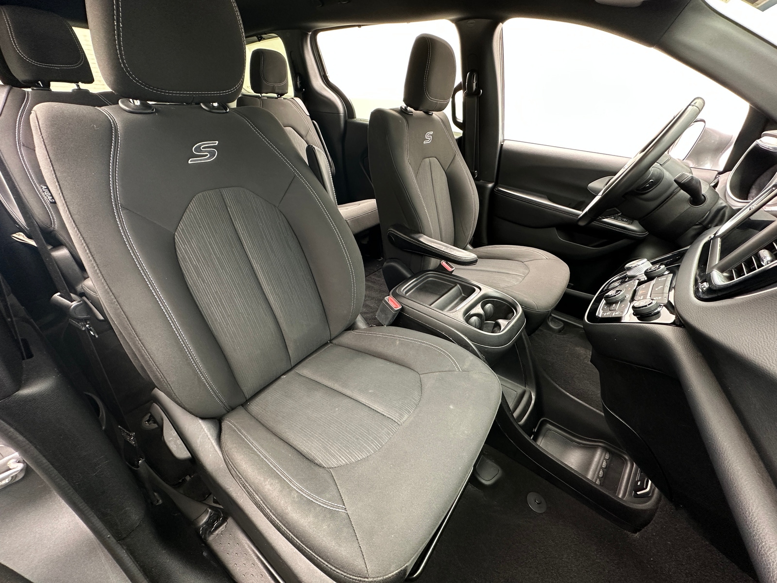 Thumbnail: 2018 Chrysler Pacifica - 2