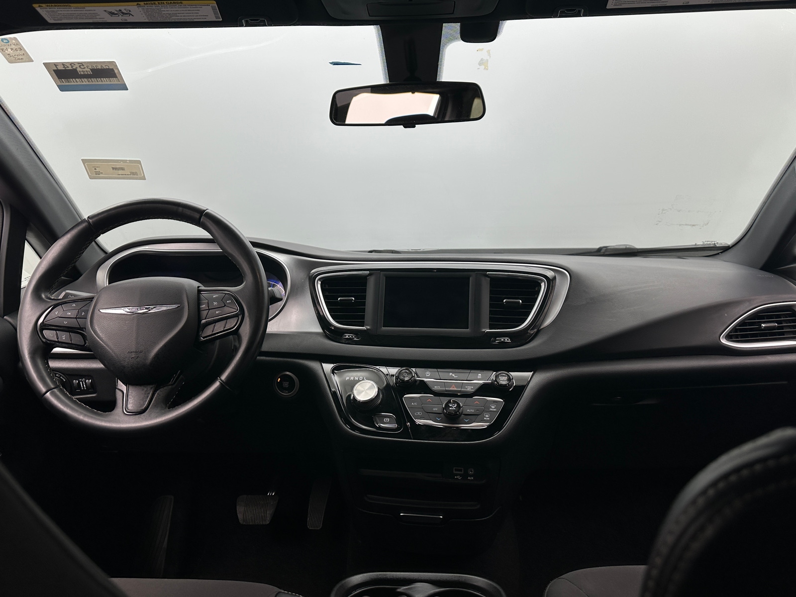 Thumbnail: 2018 Chrysler Pacifica - 3