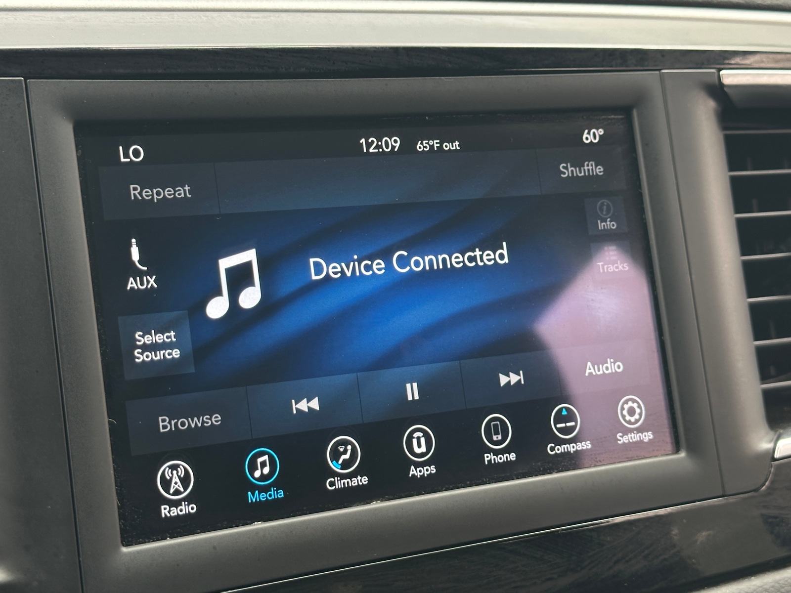 Thumbnail: 2018 Chrysler Pacifica - 4