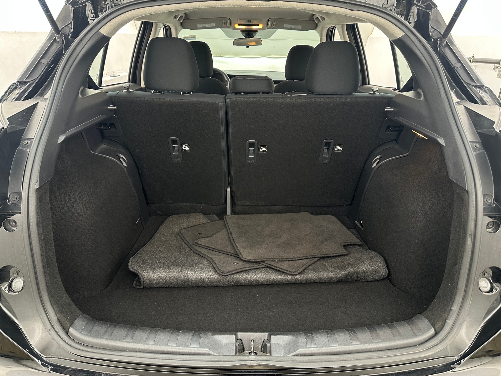 Thumbnail: 2024 Nissan Kicks - 7